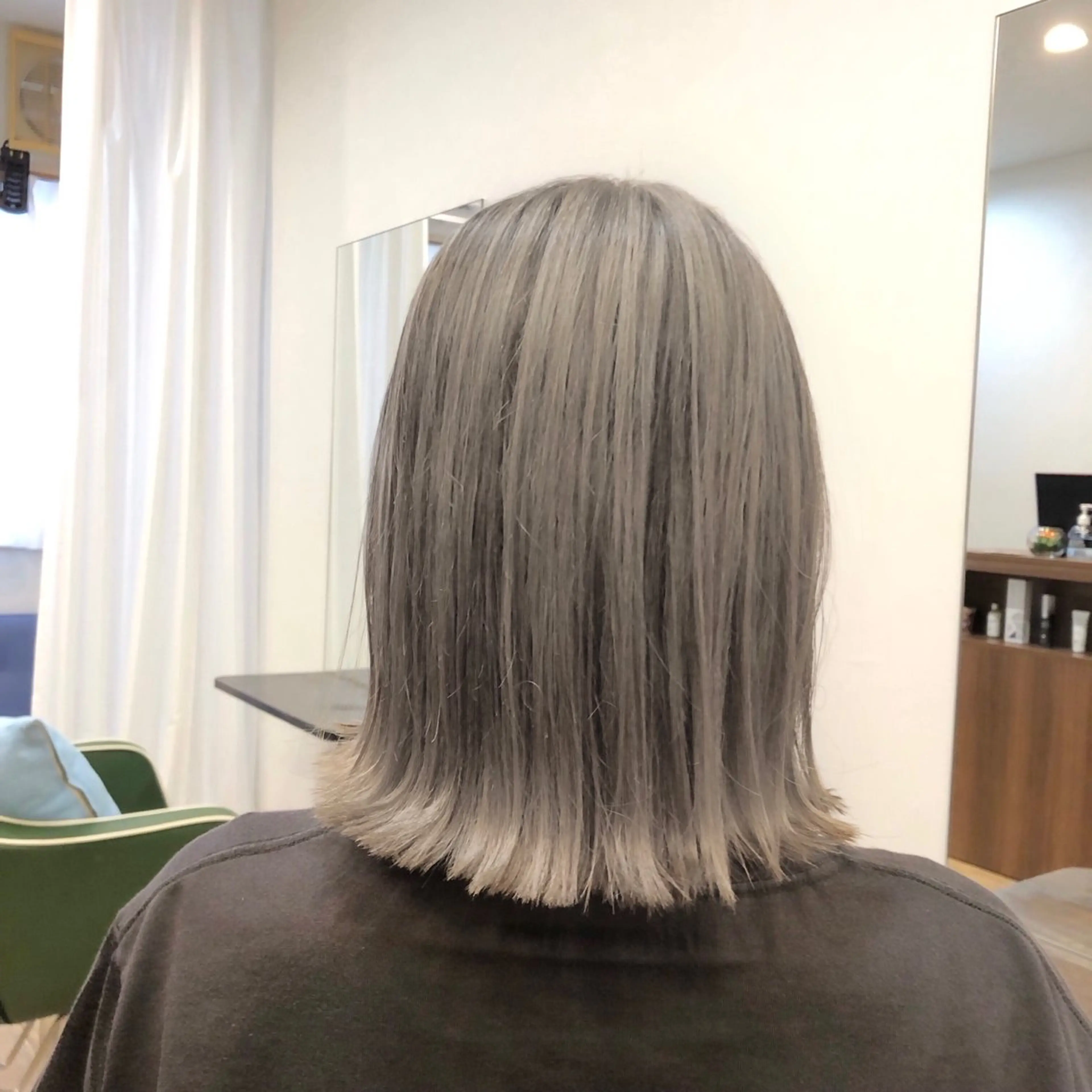 ミディアム カラー パーマ バレイヤージュ 黒髪 ブリーチ ダブルカラー くせ毛 a/n 【アン】のマツエク・マツパデザイン