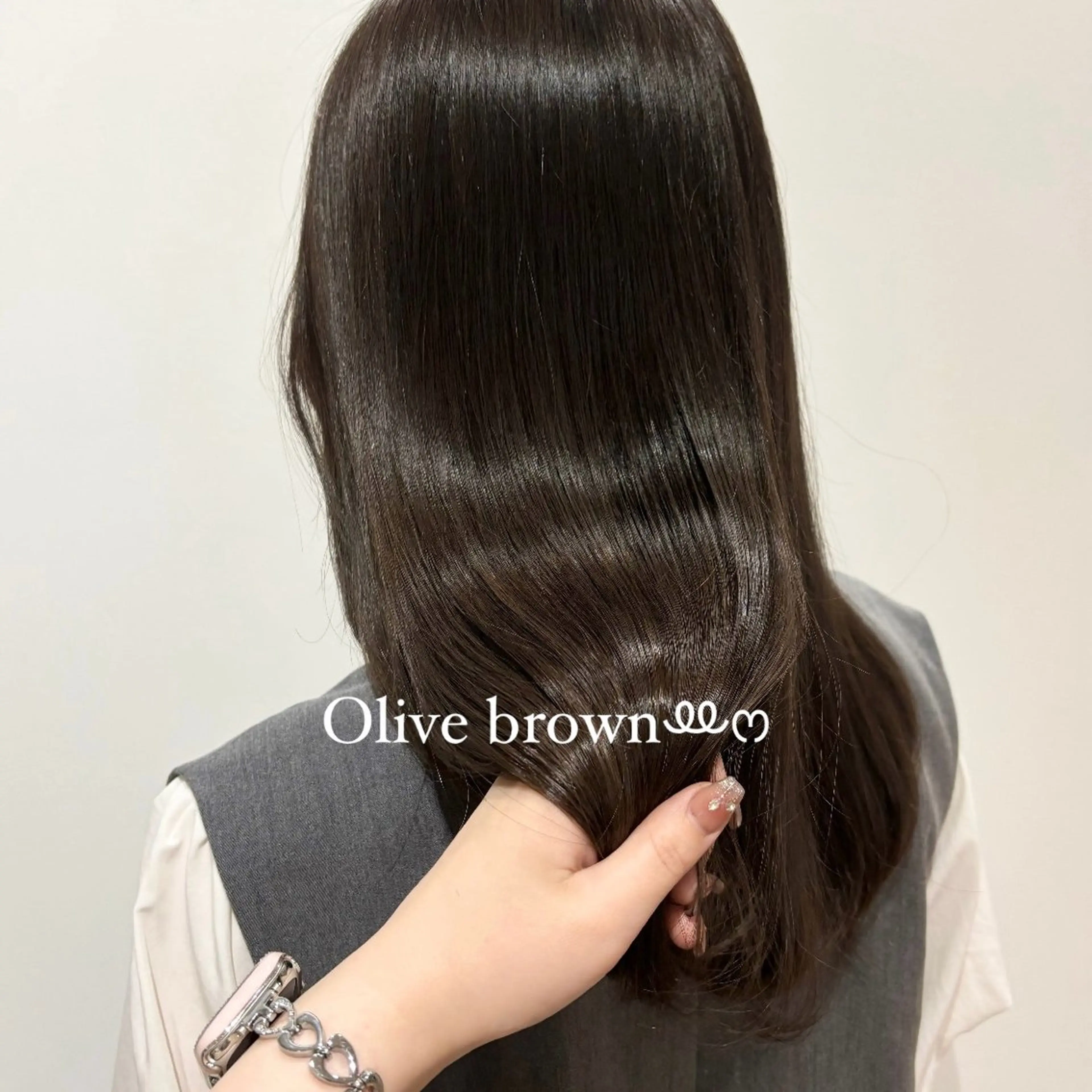 ロング カラー オリーブカラー 𝑴𝒊𝒌𝒖💝 透明感モテカラーのヘアスタイル