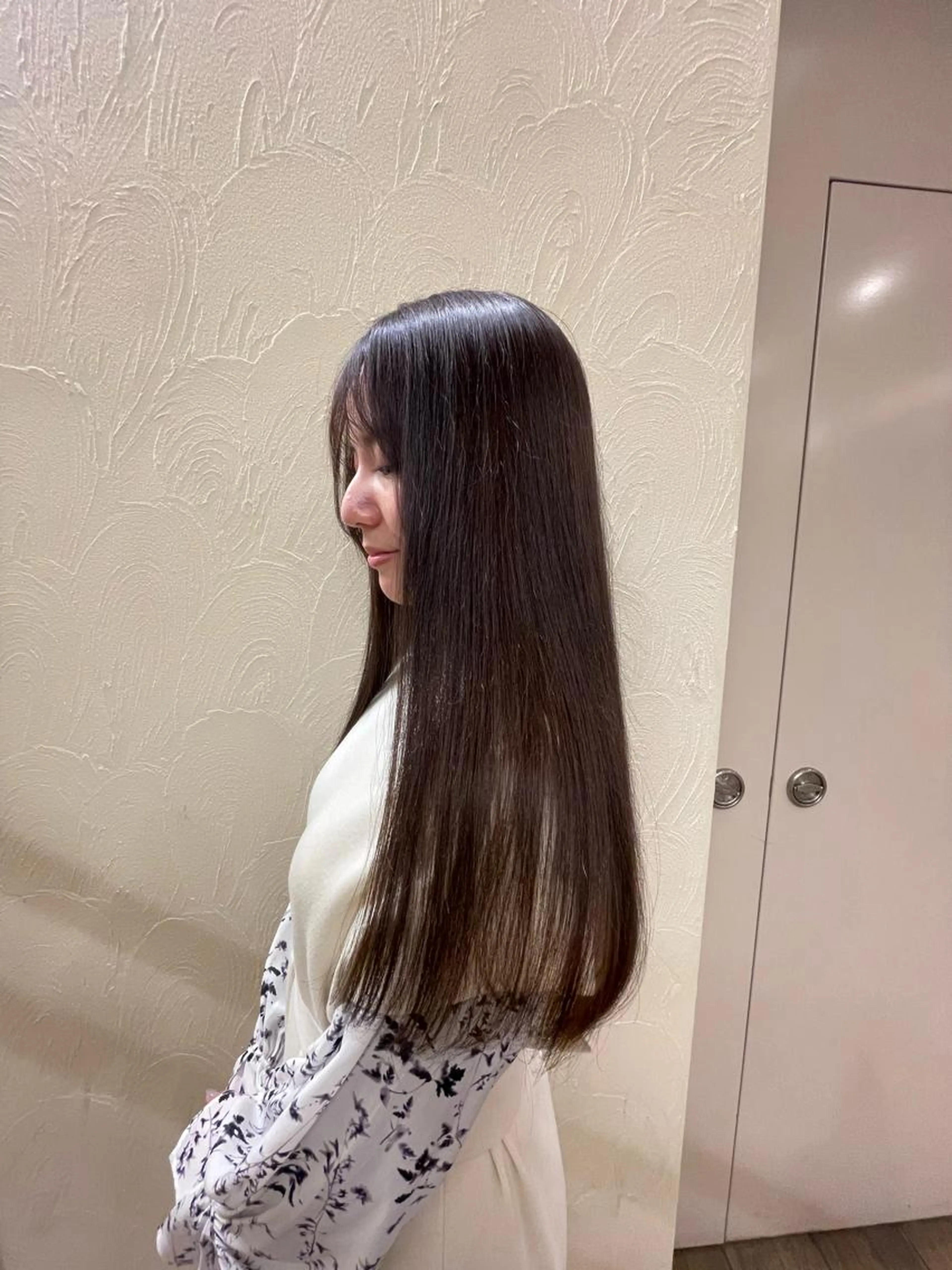 ✨髪質改善絹髪ストレート✨ダメージレスに潤艶髪へ❤の写真