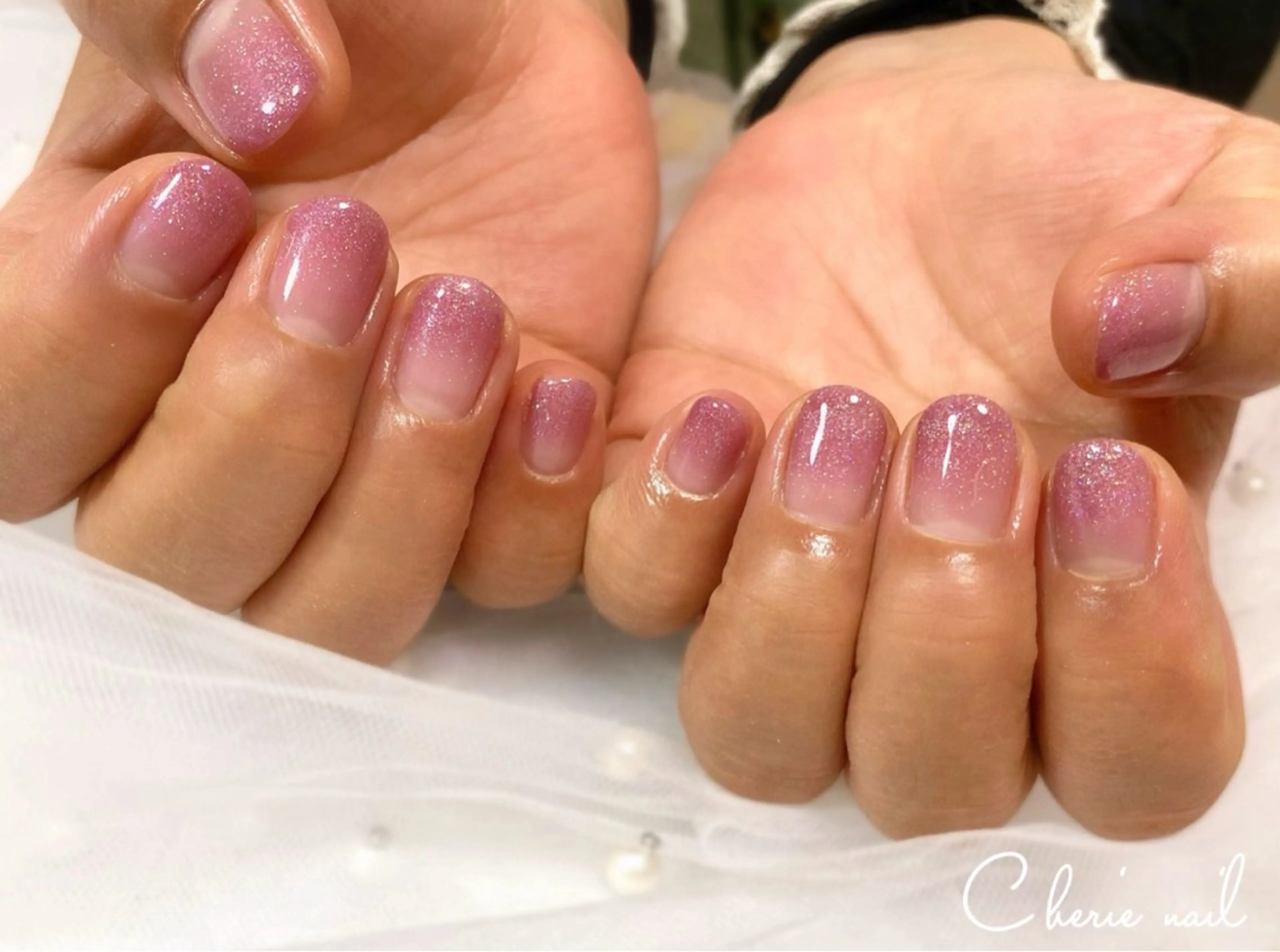 ネイル ジェルネイル グラデーション ラメ(グリッター) ラメグラデーション ハンドネイル Cherienail yunaのネイルデザイン
