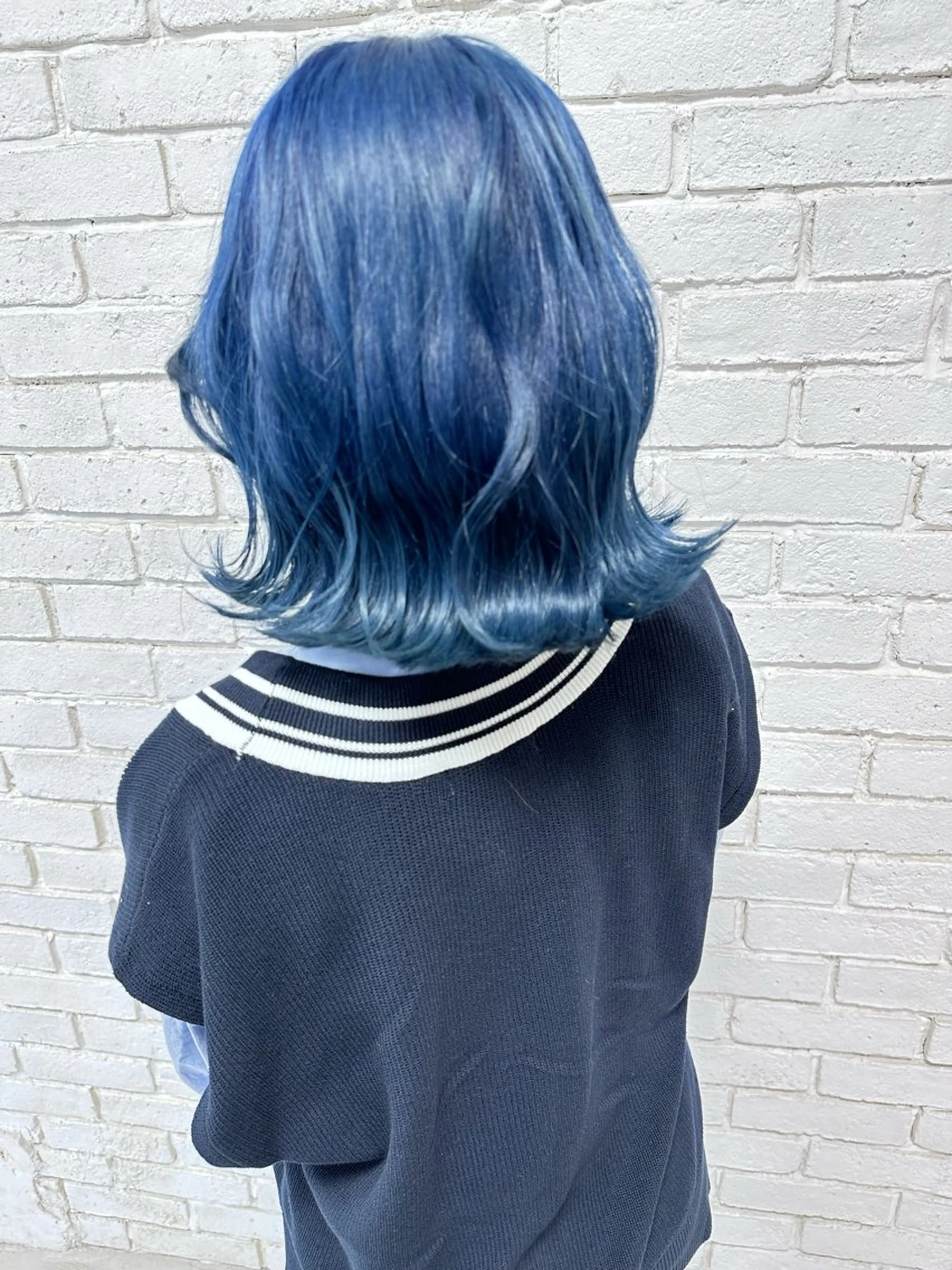 セミロング カラー ブリーチ ブルーカラー レイヤーブリーチ特化 ホワイト専門/岸のヘアスタイル