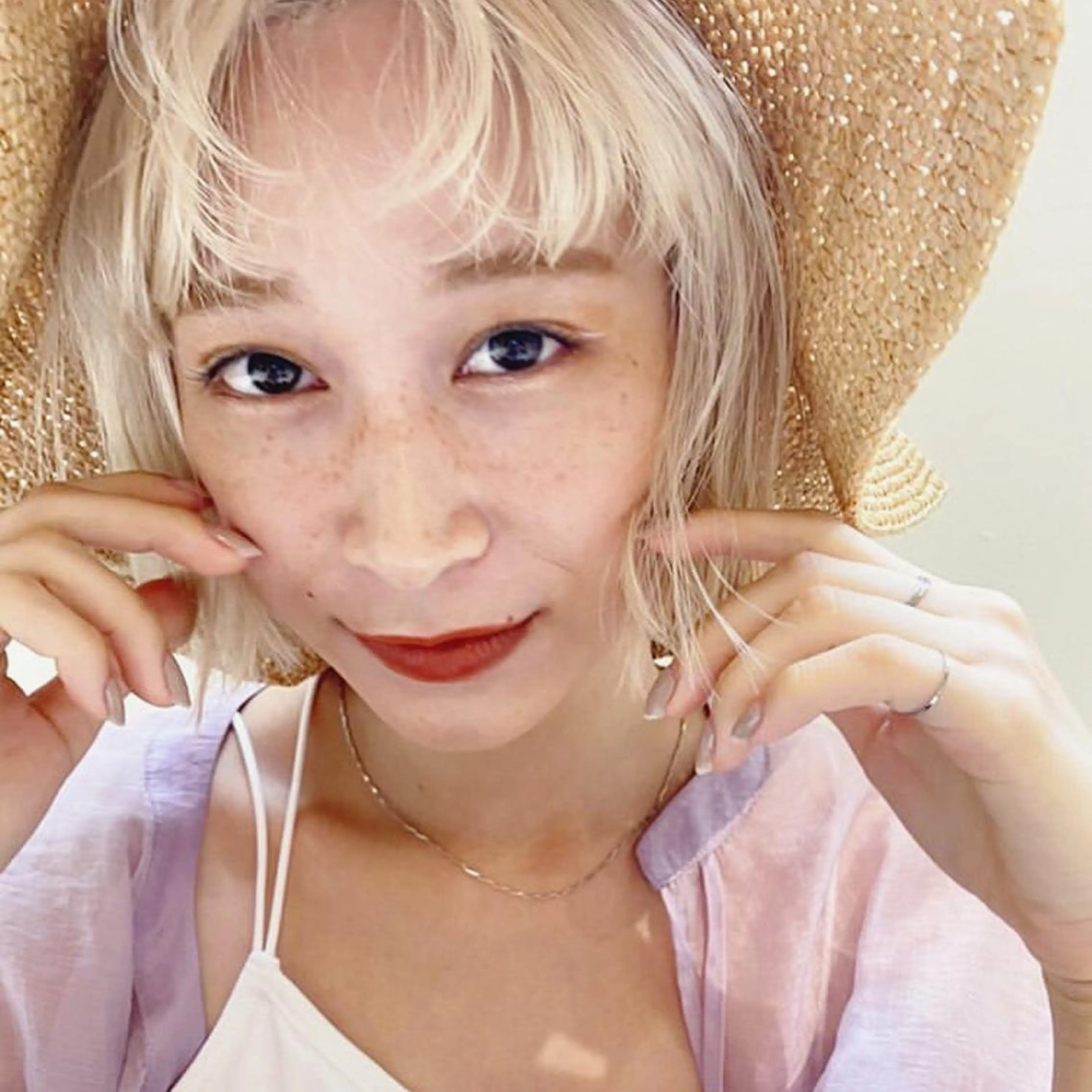 ミディアム カラー パーマ ヘアアレンジ マツエク・マツパ カット トリートメント O/ODER (official)のヘアスタイル