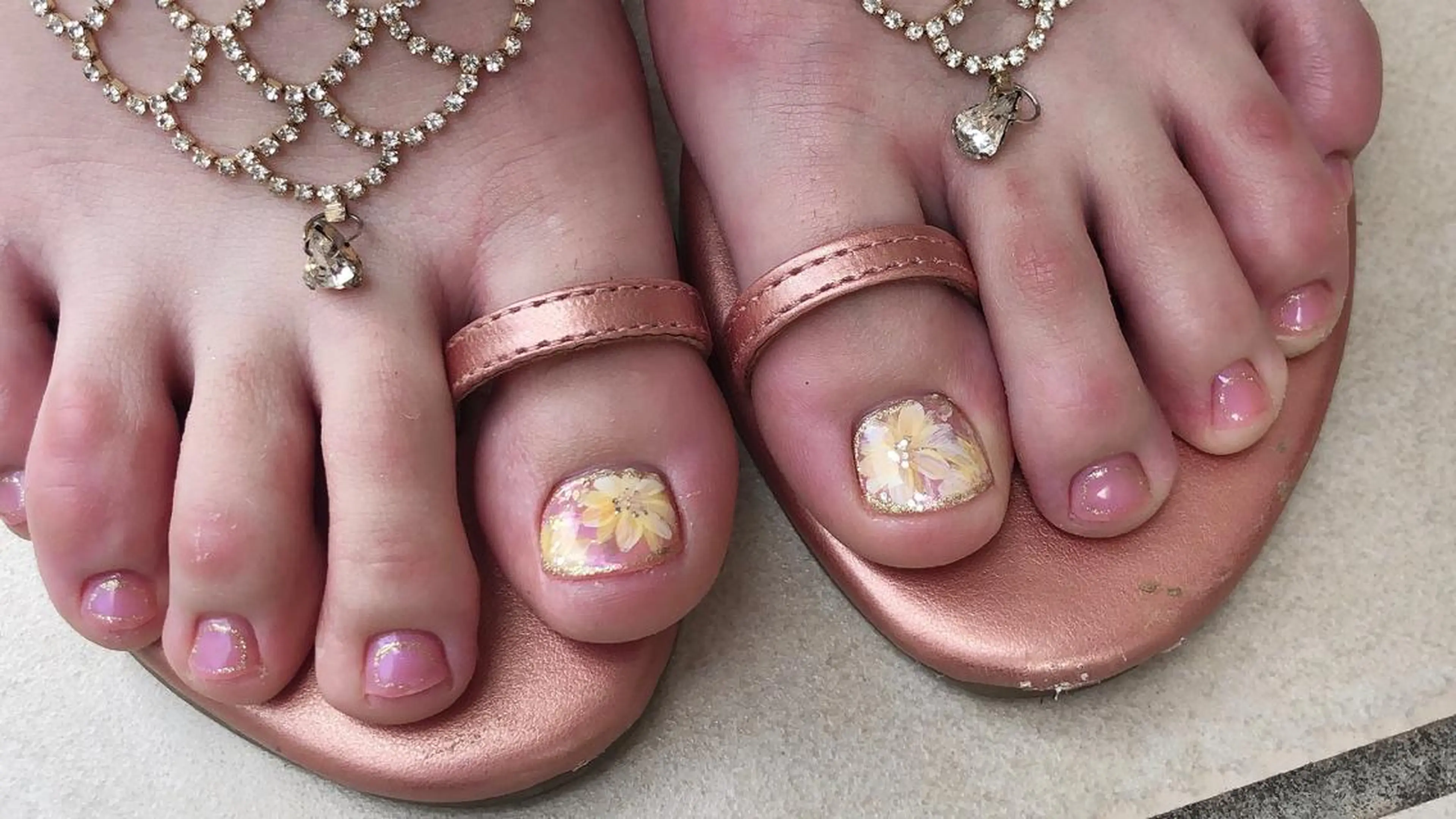 ネイル フットネイル シンプルネイル EMIKOのネイルデザイン