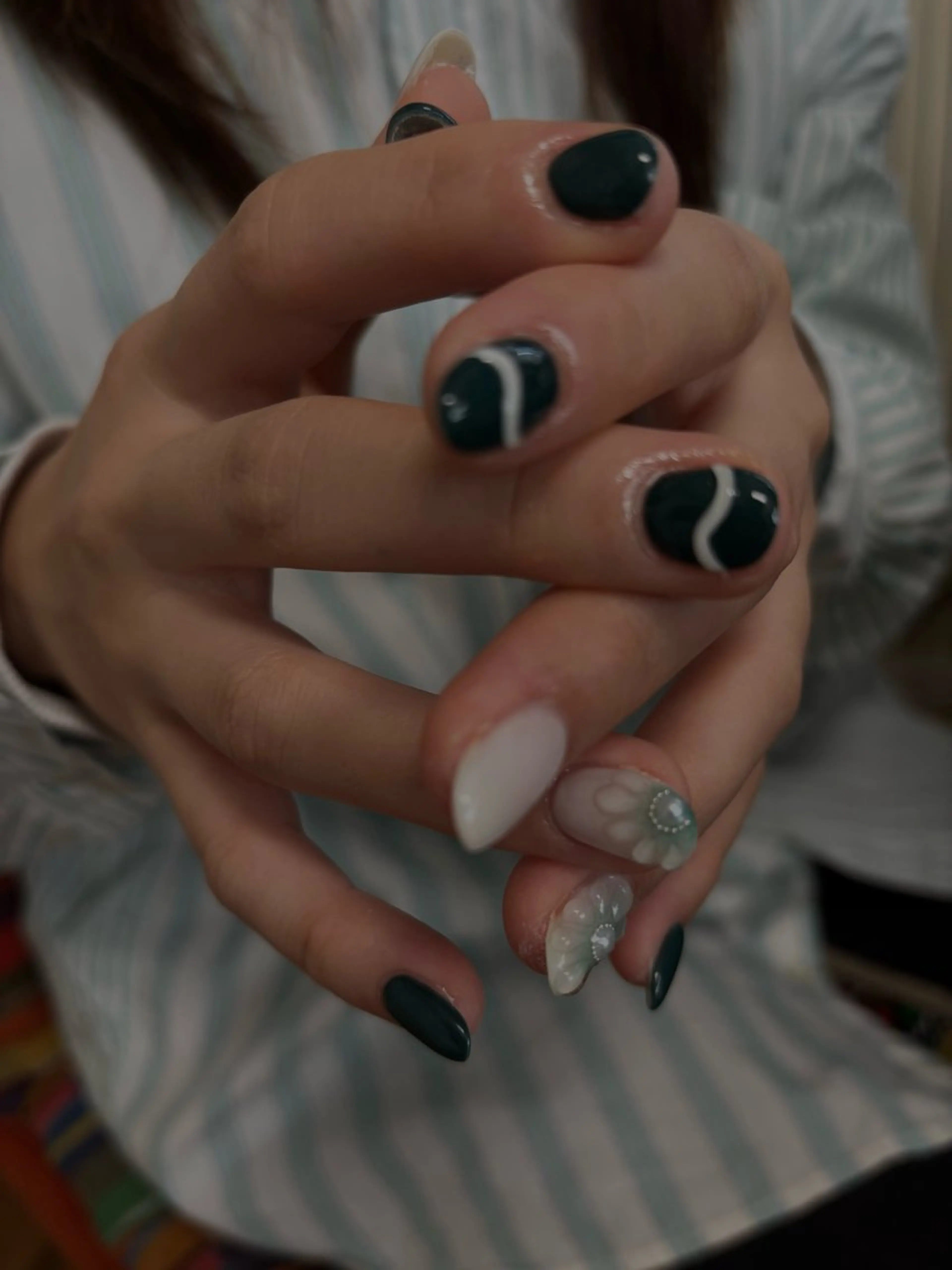 ネイル ハンドネイル 爪塗屋 さんのネイルデザイン