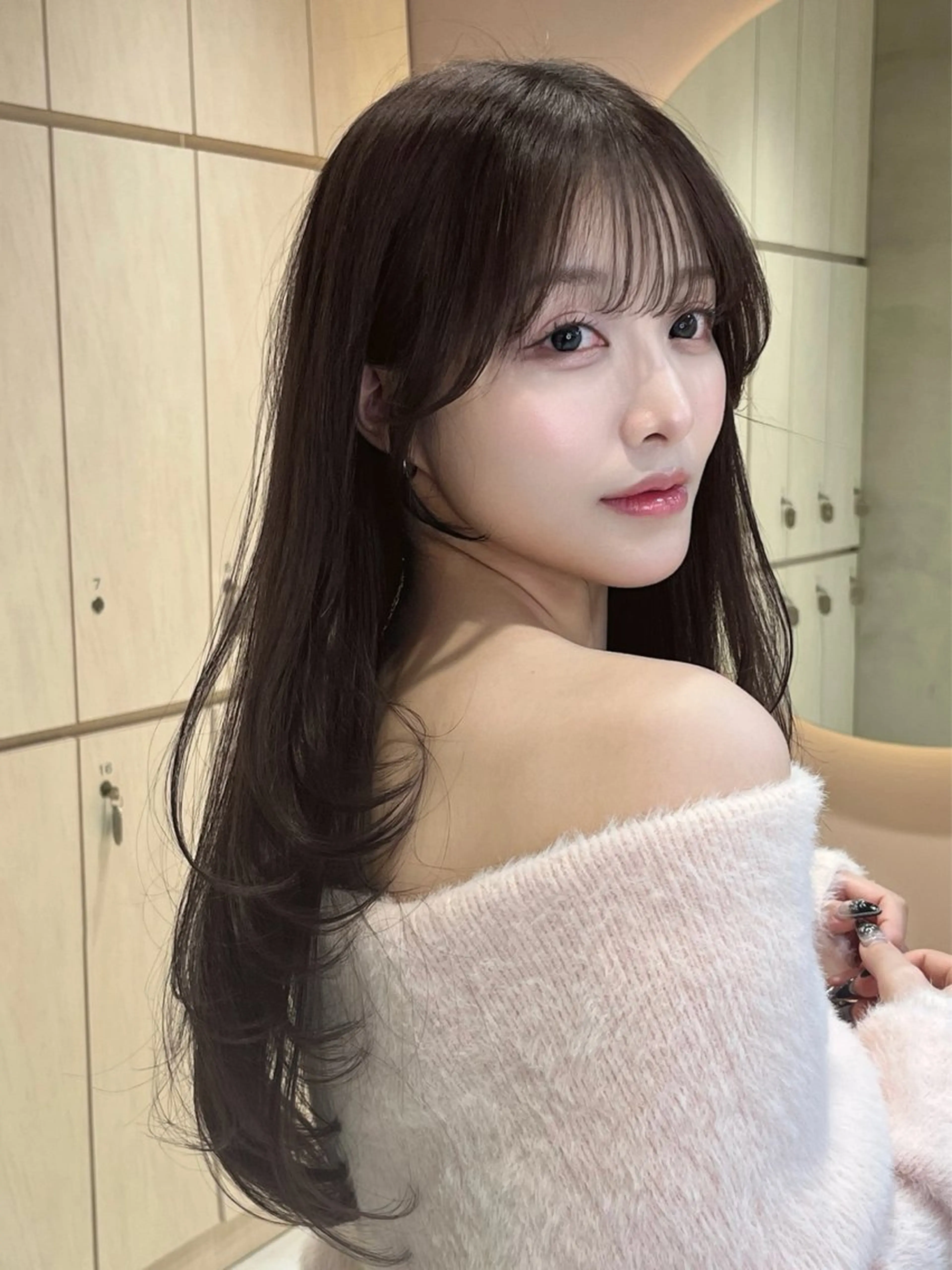 セミロング カラー ブリーチ ダブルカラー ブリーチなしカラー 韓国風ヘア レイヤーカット 大宮レイヤーカット ハッシュ　柏崎颯刀のヘアスタイル