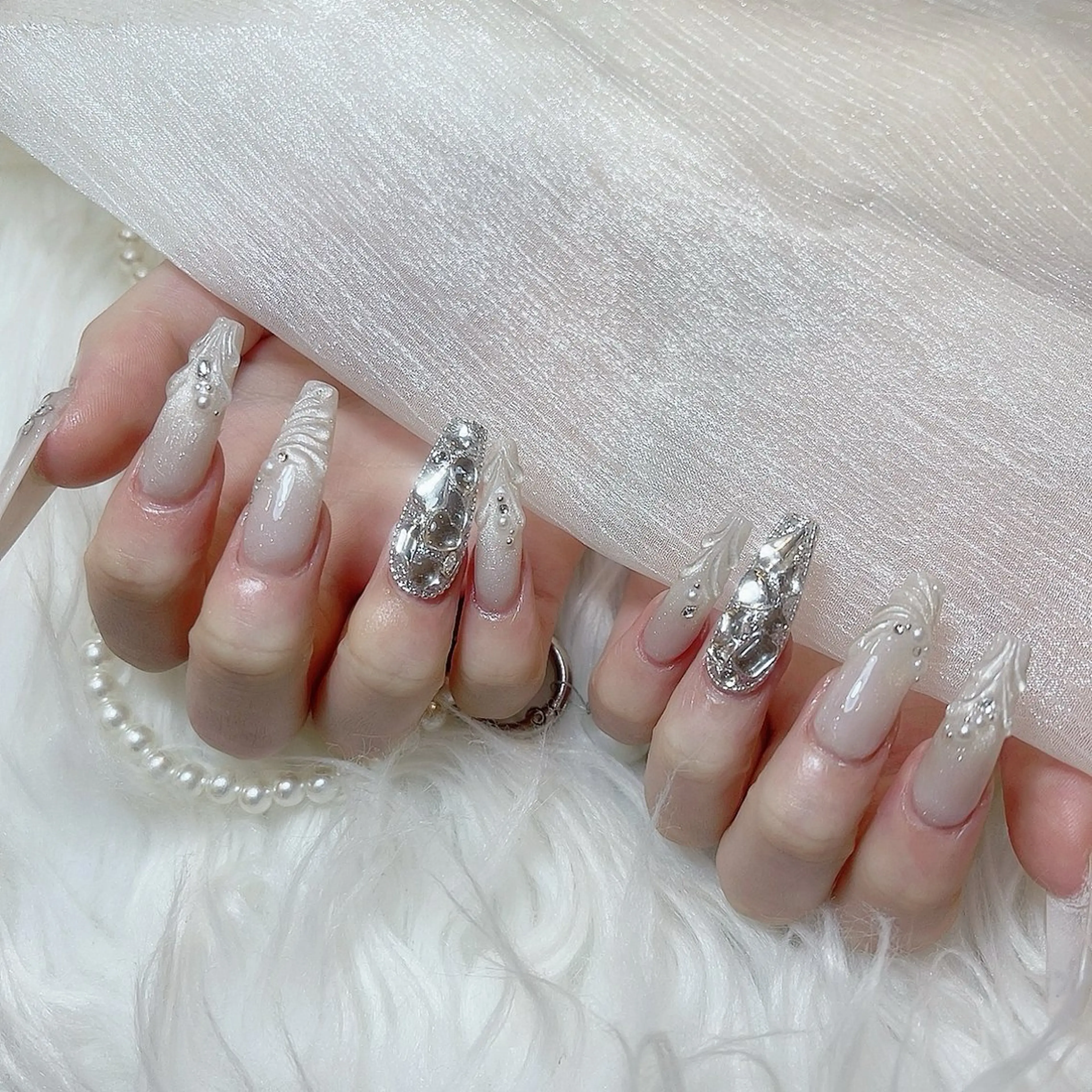 ミディアム ハンドネイル Chiin Nailのネイルデザイン