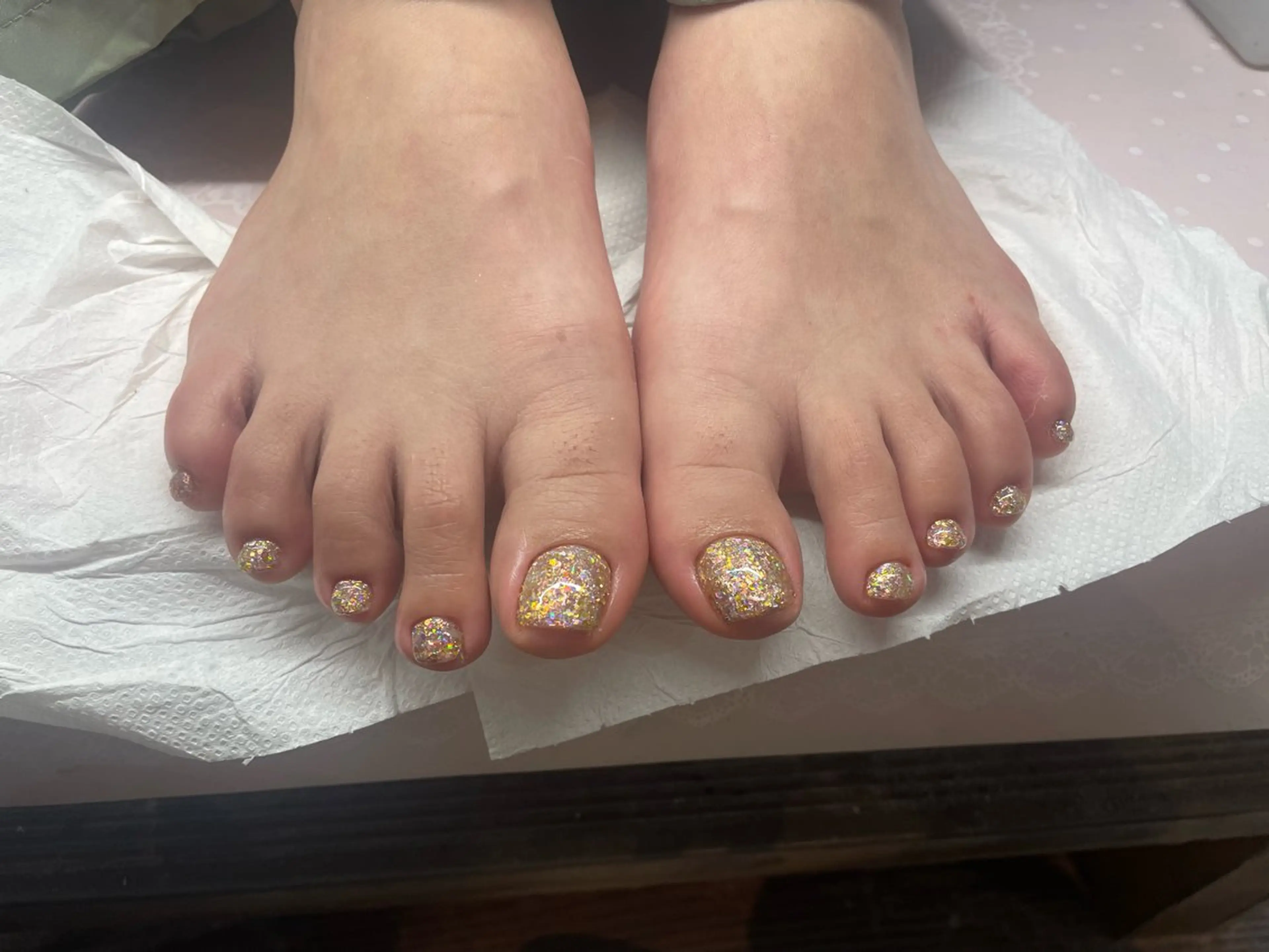 ネイル フットネイル ラメ(グリッター) ワンカラーネイル Nails MAYO Mukaiのネイルデザイン