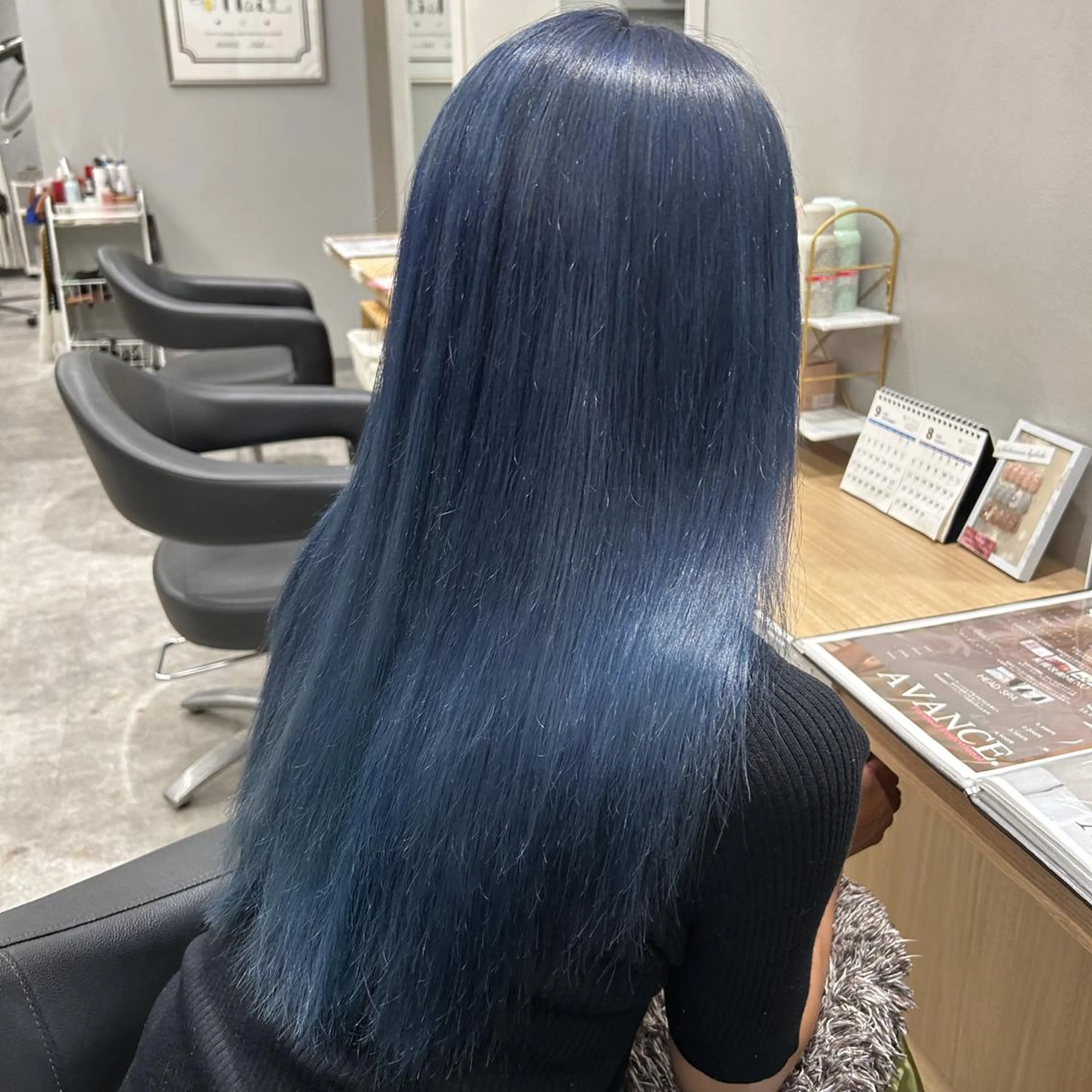 ロング カラー ブリーチ ブルーカラー Lien by kiitos所属・韓国ヘア×レイヤー カット/上田丈也のヘアスタイル