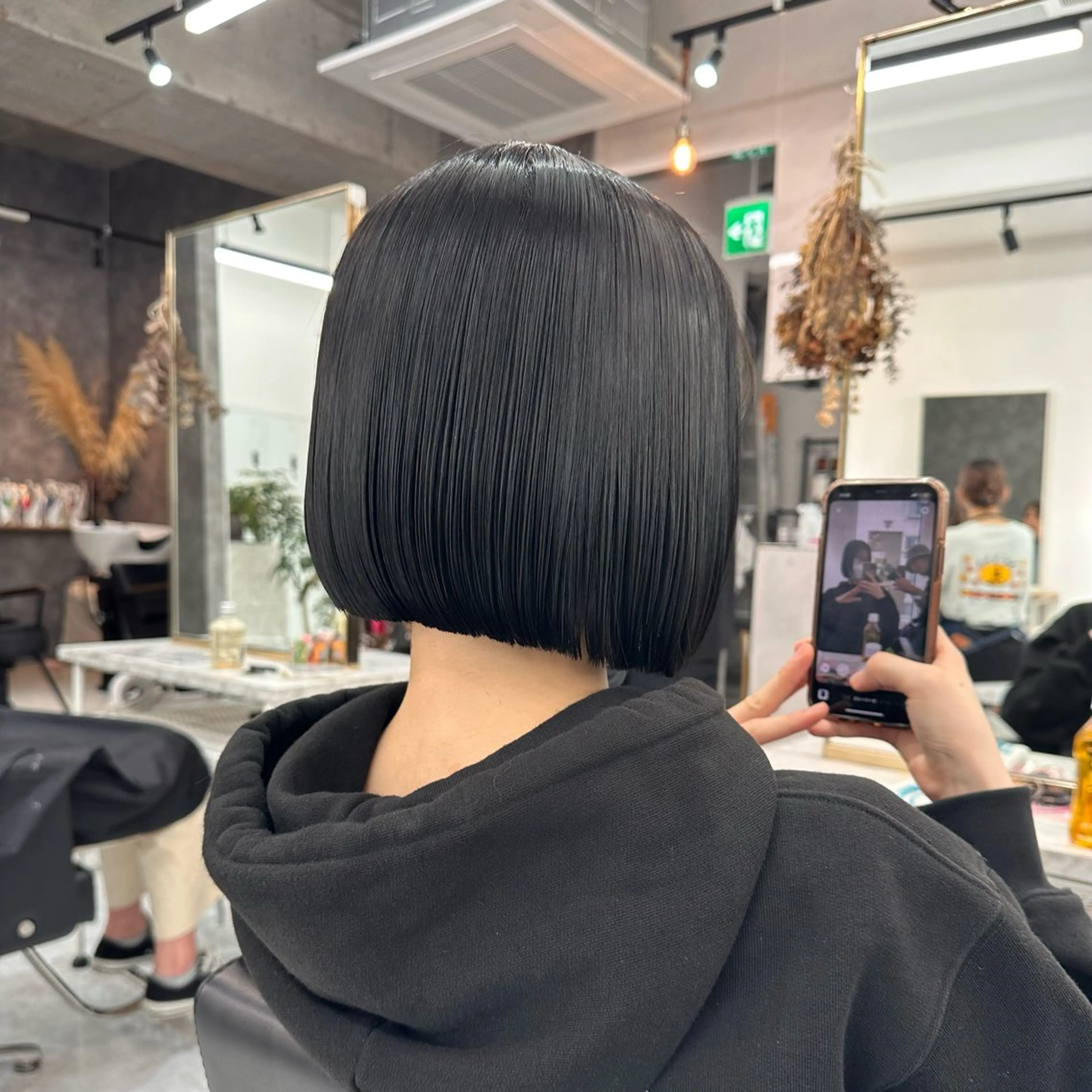 ショート 💎艶々ハイトーン MOE💍🤍のヘアスタイル