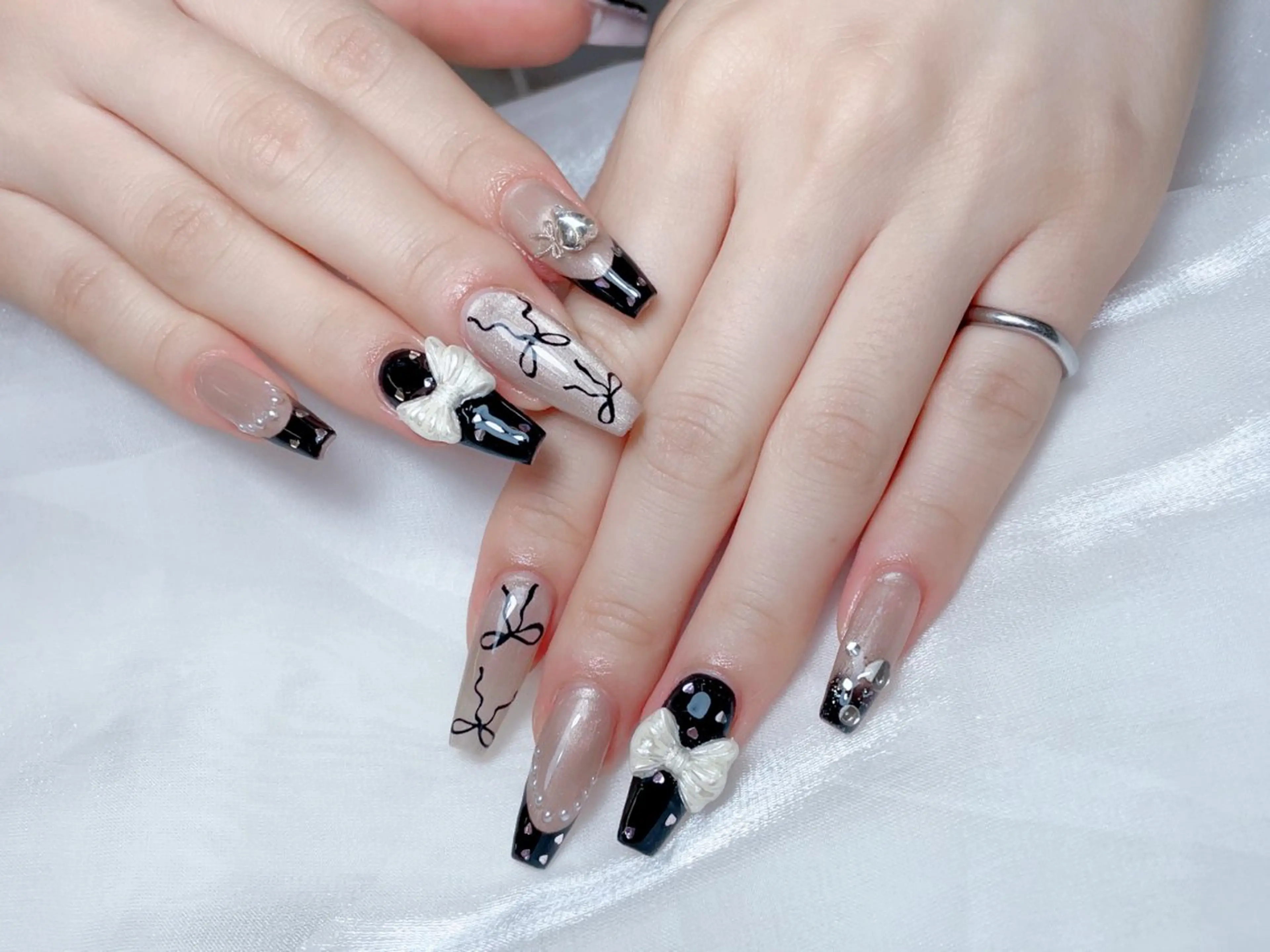 ネイル ハンドネイル 🎀M nails✨ ビューティーのネイルデザイン