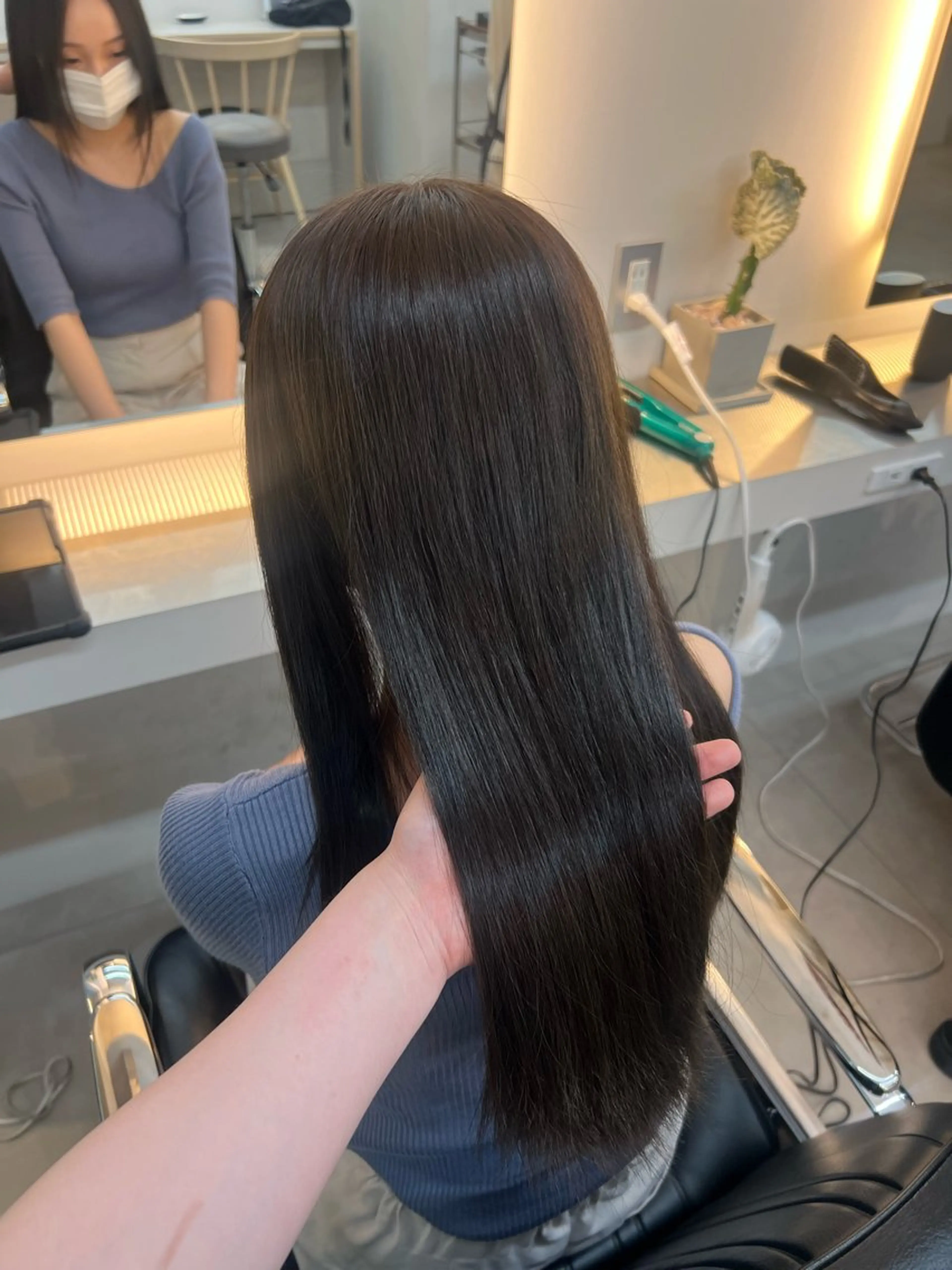 セミロング 魚谷 綾渚のヘアスタイル