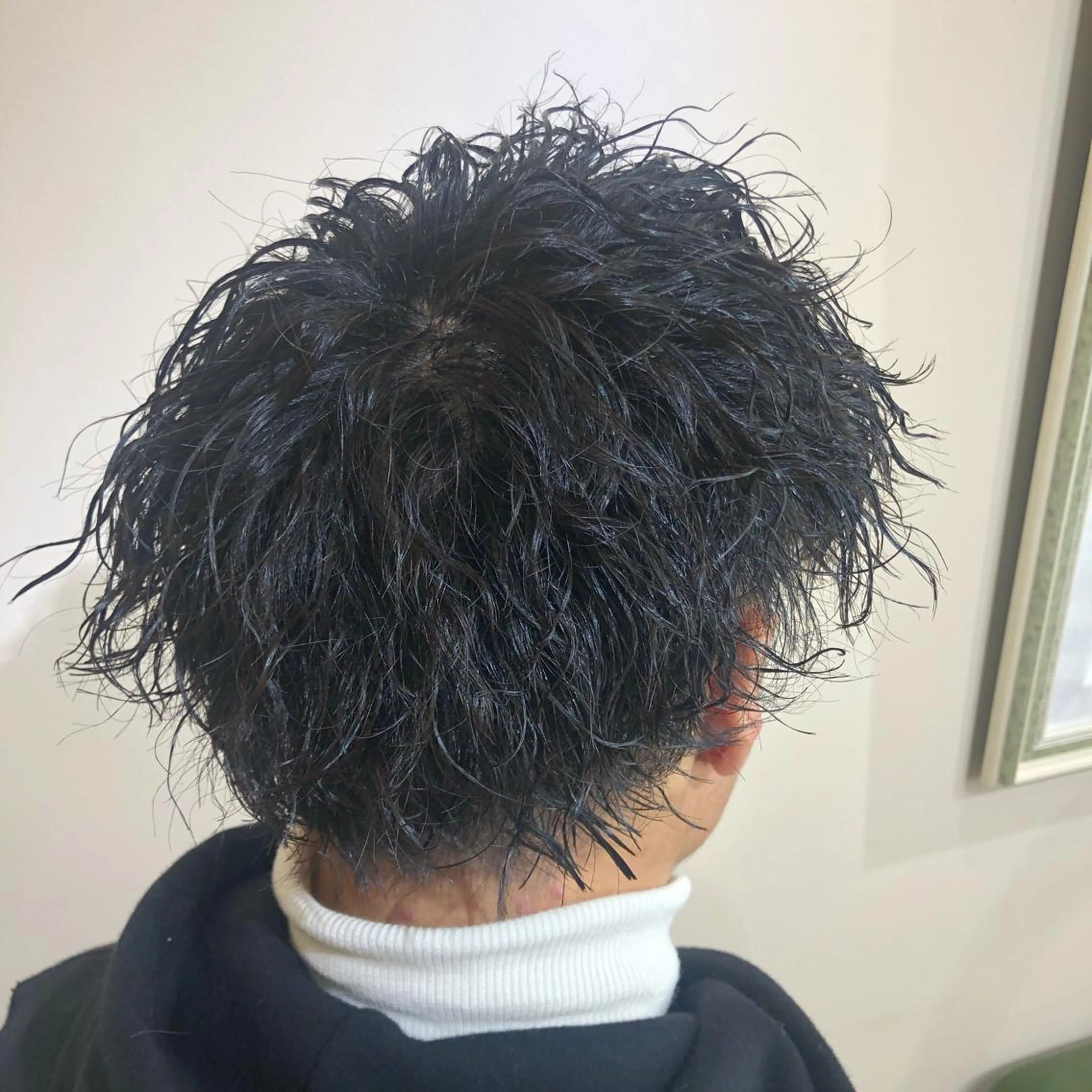 ショート パーマ メンズ 平賀 誠也のヘアスタイル