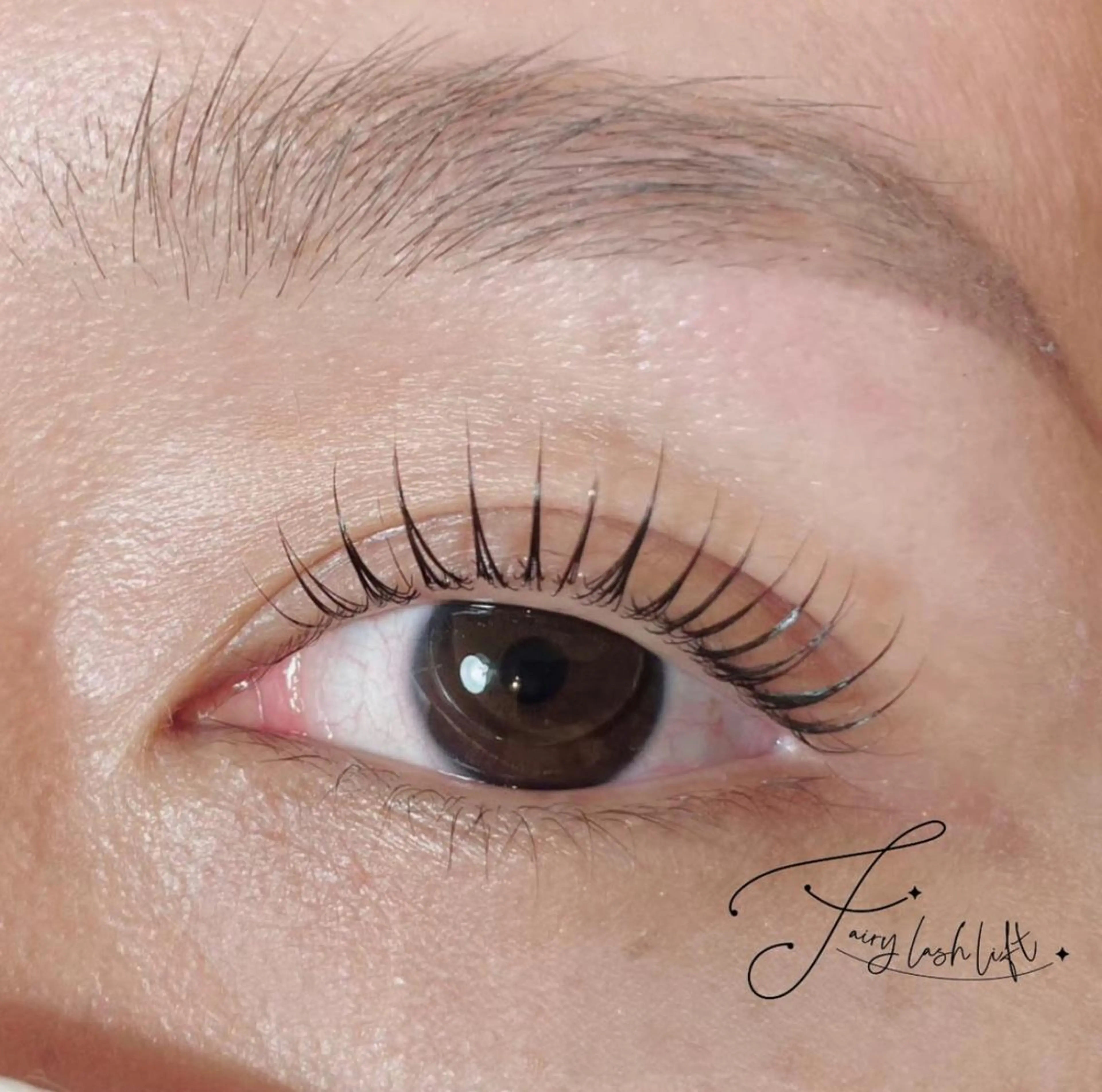 マツエク・マツパ ナチュラル Rosanna 川越の眉毛・アイブロウイメージ