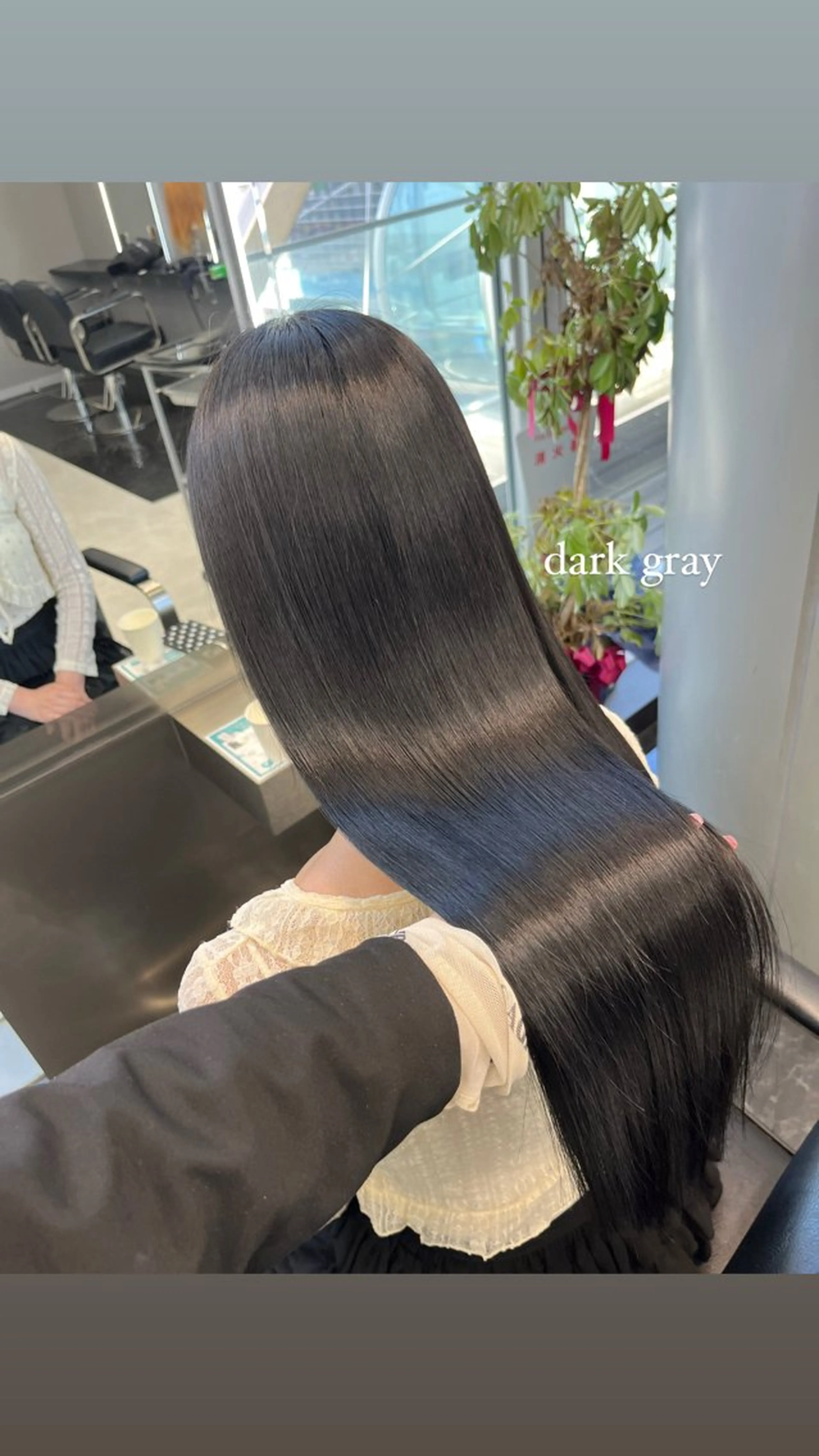 ロング カラー ヘアアレンジ ブリーチ 透明感カラー ダークグレー 髪質改善 トリートメント ヘアカラー トリートメント ハイトーン/透明感 髪質改善/rinaのヘアスタイル