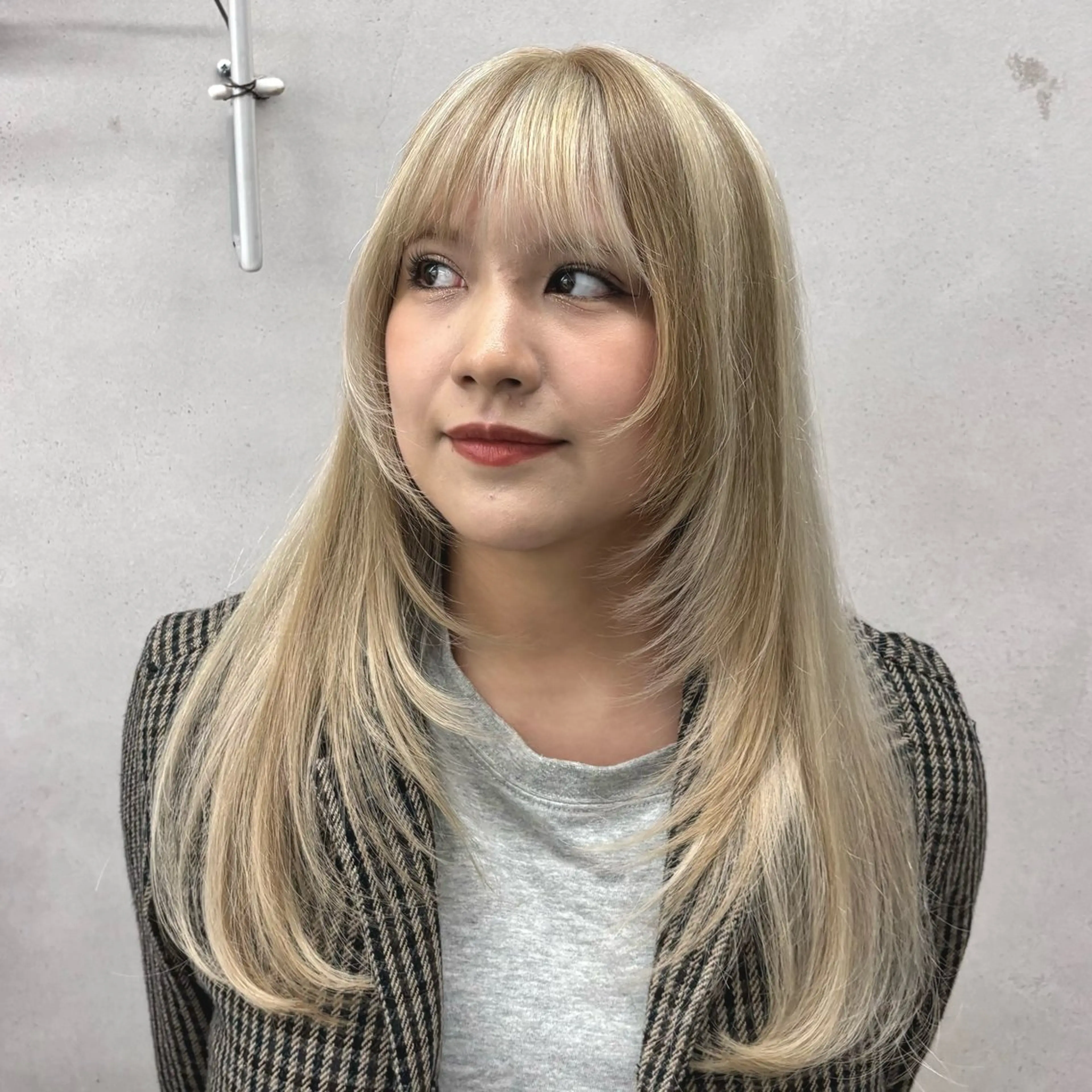 ロング カラー デザインカラー 谷井 実結樹のヘアスタイル