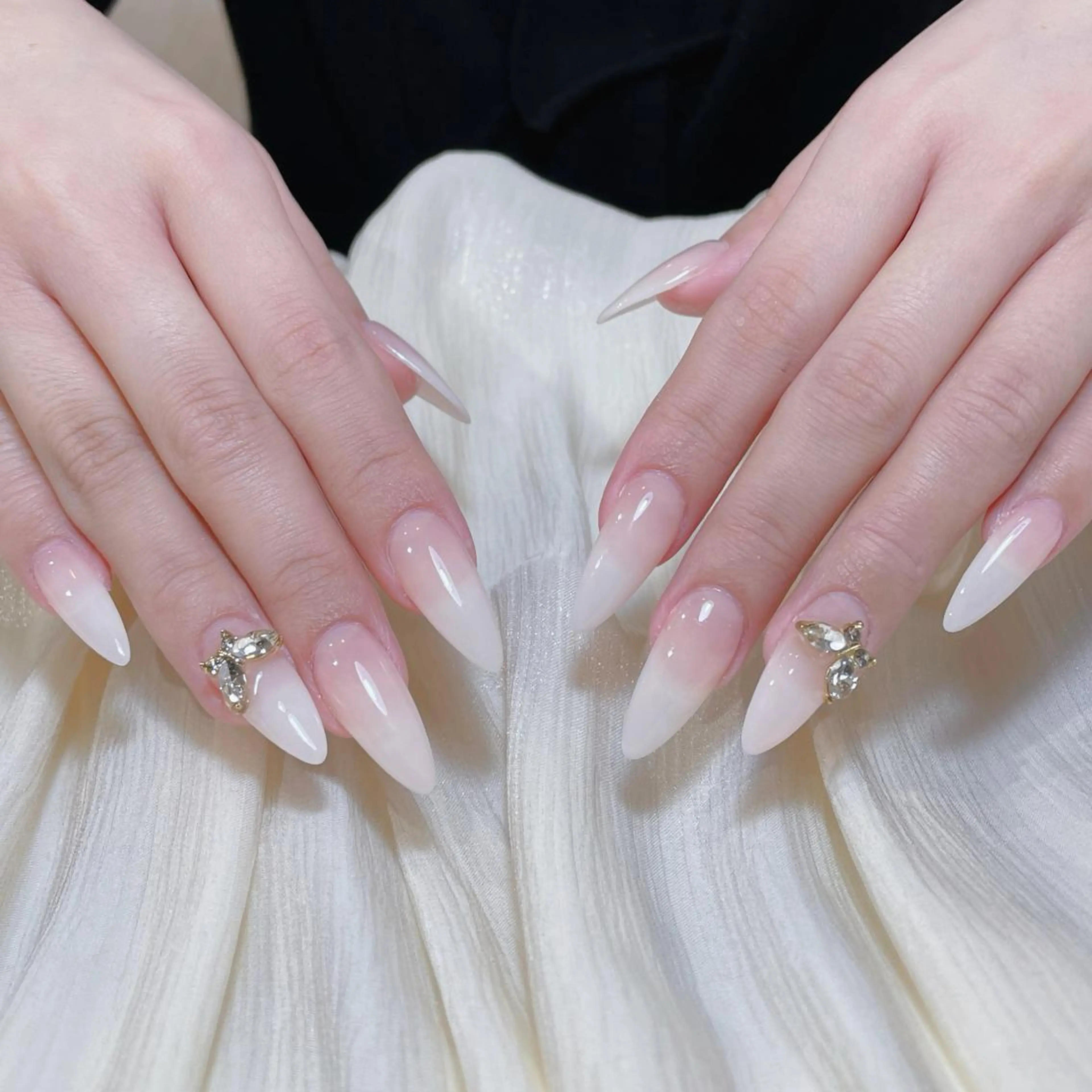 ネイル アートネイル オーロラネイル ガーリー キラキラネイル 韓国ネイル ハンドネイル Diamond NAIL✨のネイルデザイン