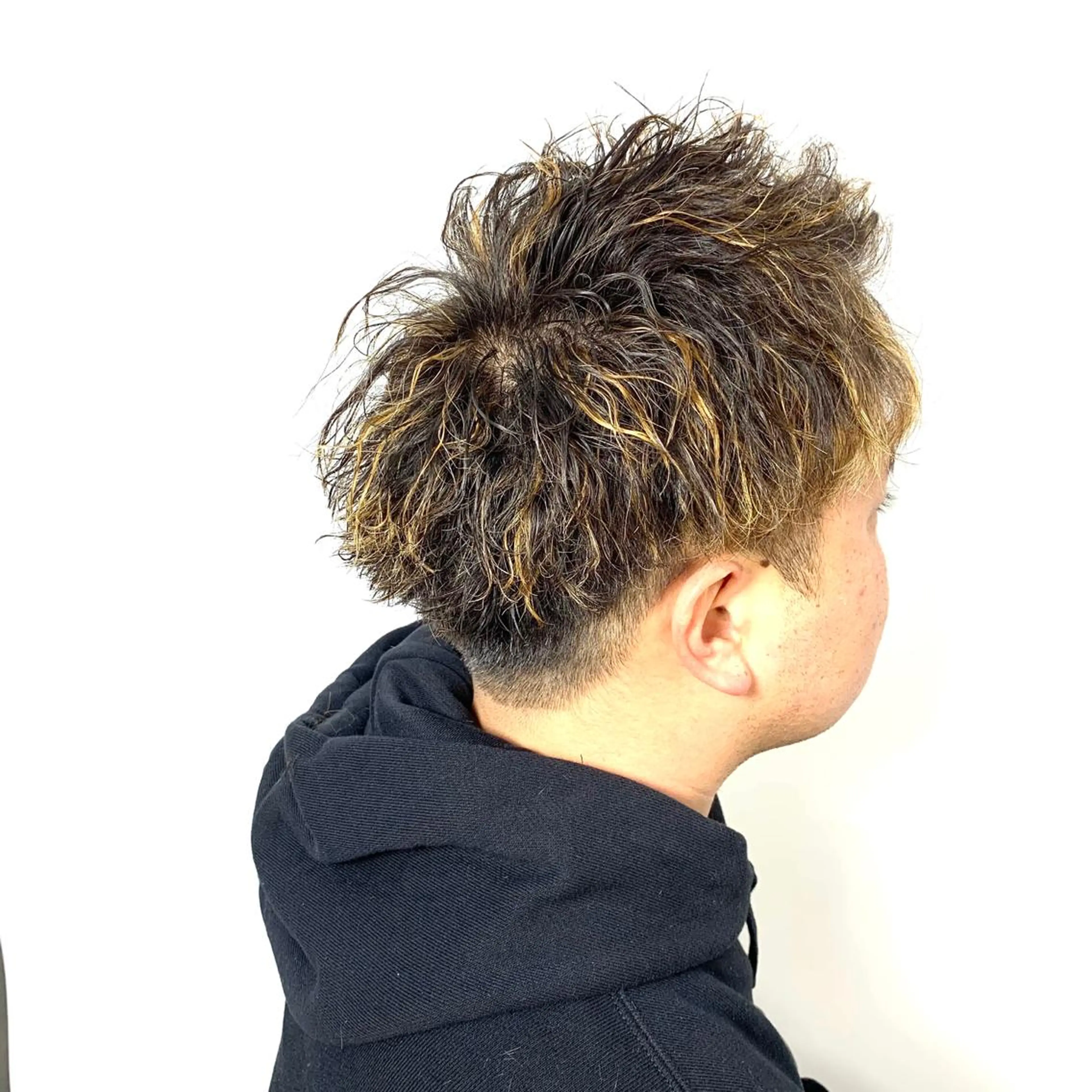 カラー パーマ メンズ メンズハイライト ハイライトカラー カット パーマ 柏メンズカットパーマ NO.1タイチのヘアスタイル