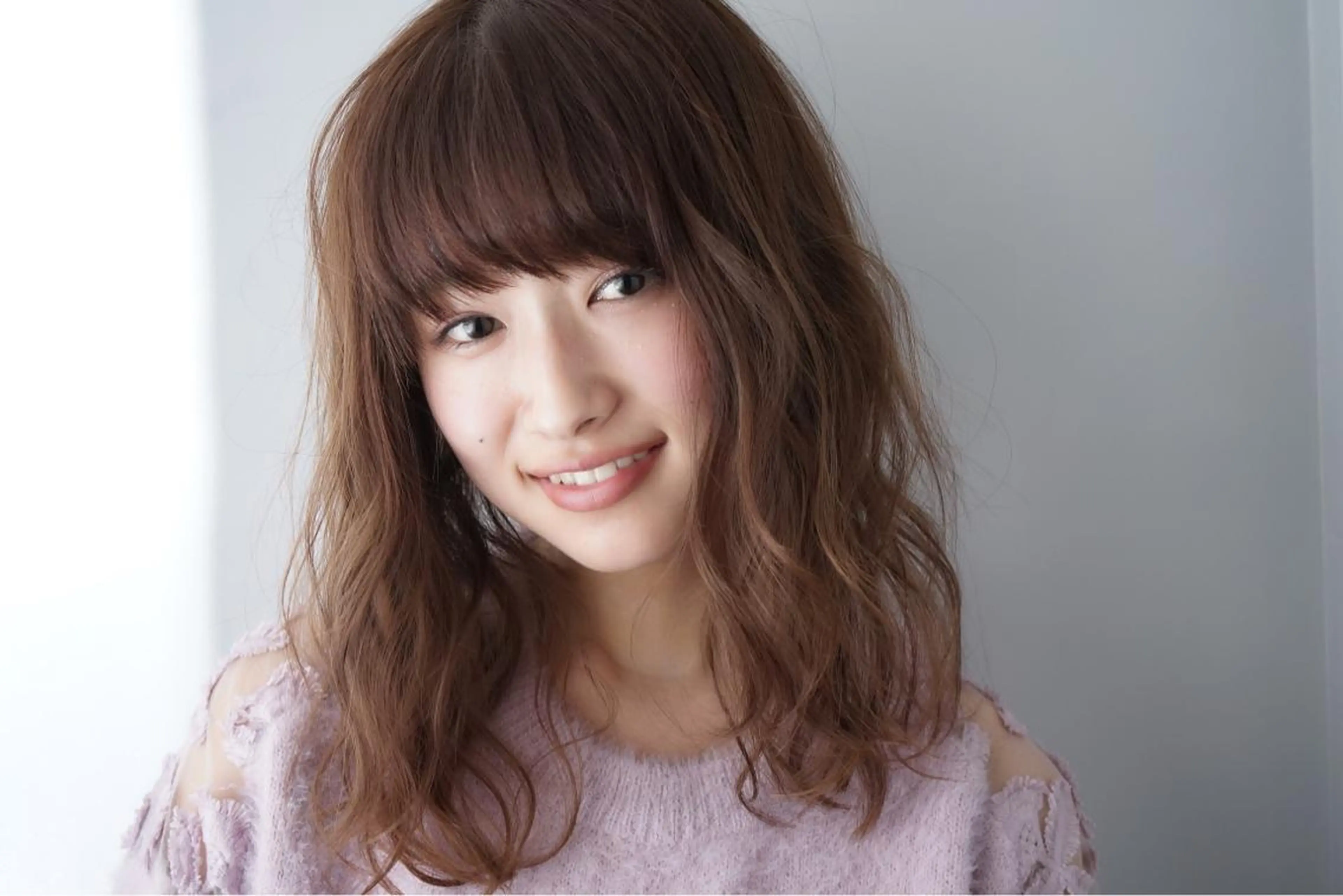 ロング カラー パーマ ヘアアレンジ アッシュ ベージュカラー カット ヘアカラー 可愛いを作る神 ナオヒロのヘアスタイル