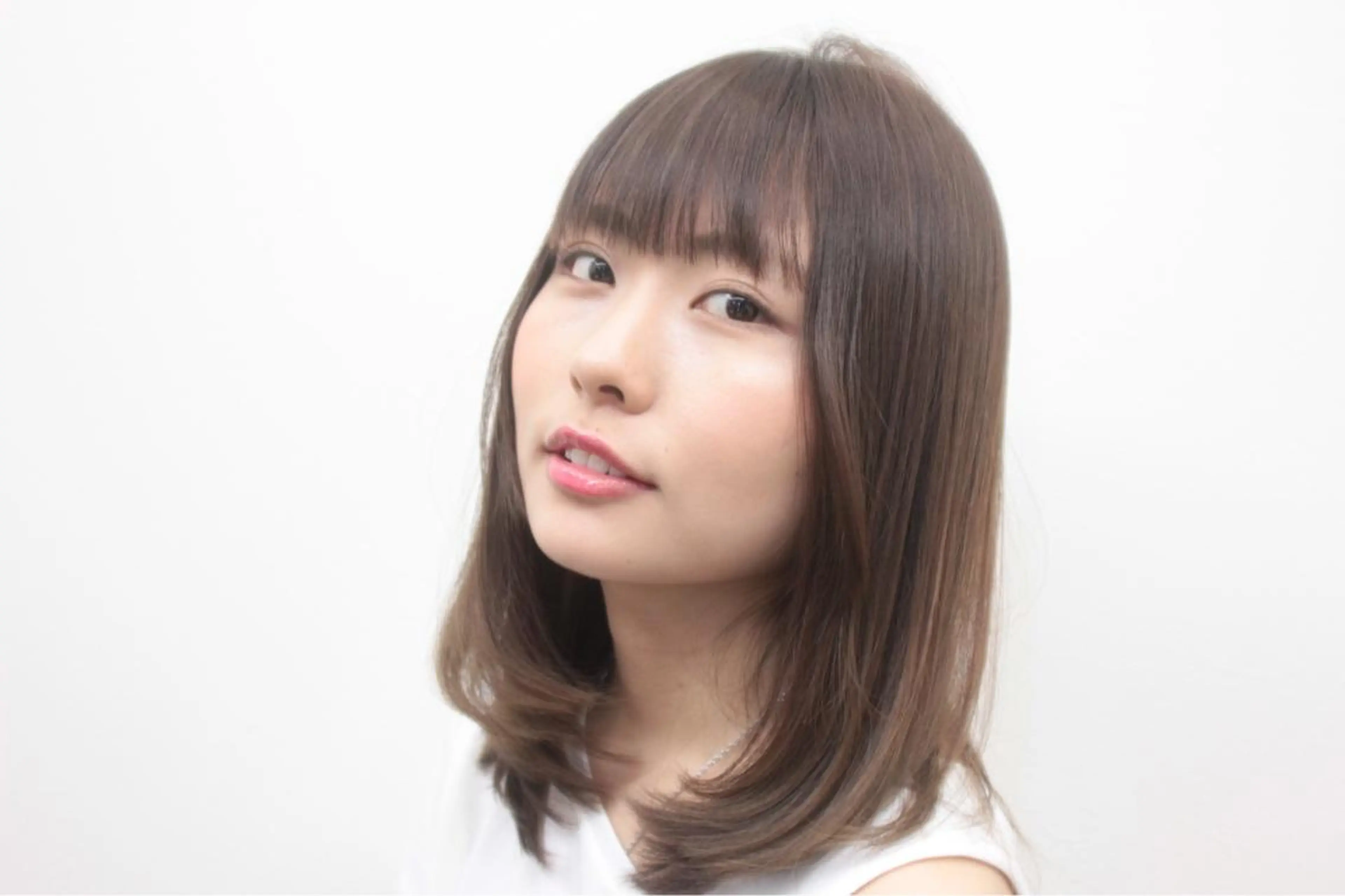 ミディアム TotalBeautysalonCURE所属・CURE 朱梨のネイルデザイン