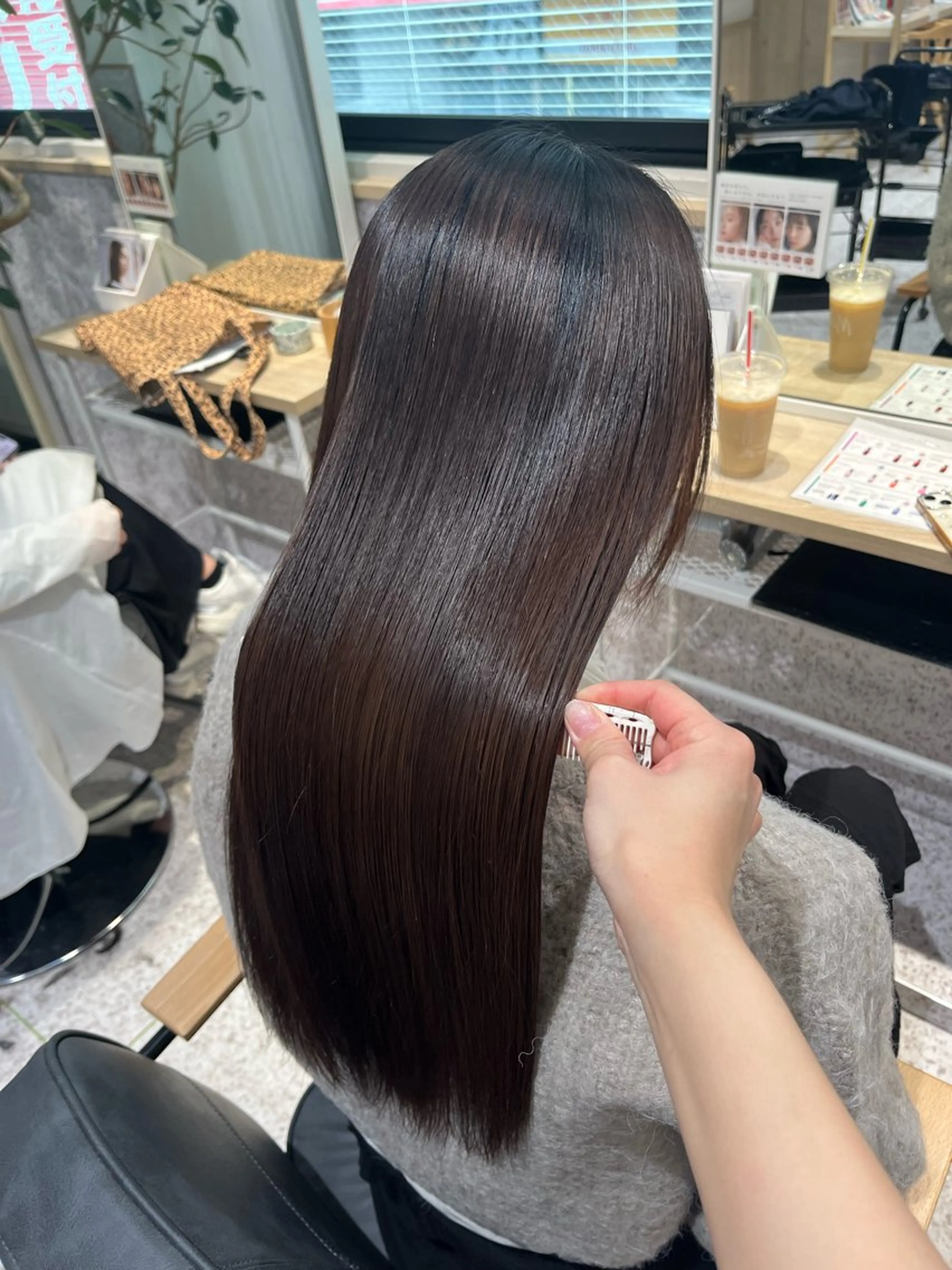 ロング 顔周りカット ハイライト 髪質改善 韓国風ヘア 縮毛矯正 トリートメント 髪質改善&艶カラー/ ほんだあみ (♡)のヘアスタイル