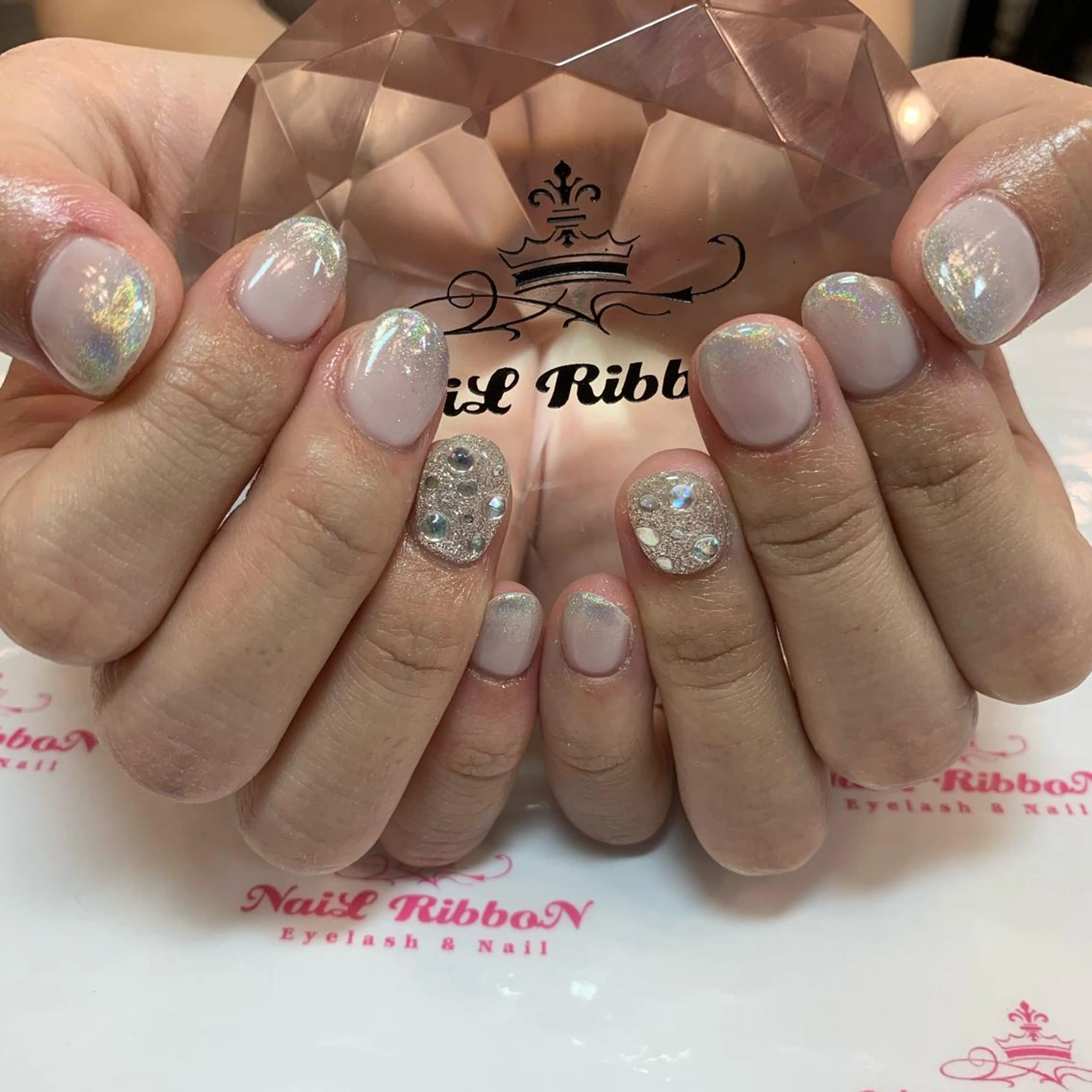 ネイル ネイルリボン 受付スタッフのネイルデザイン