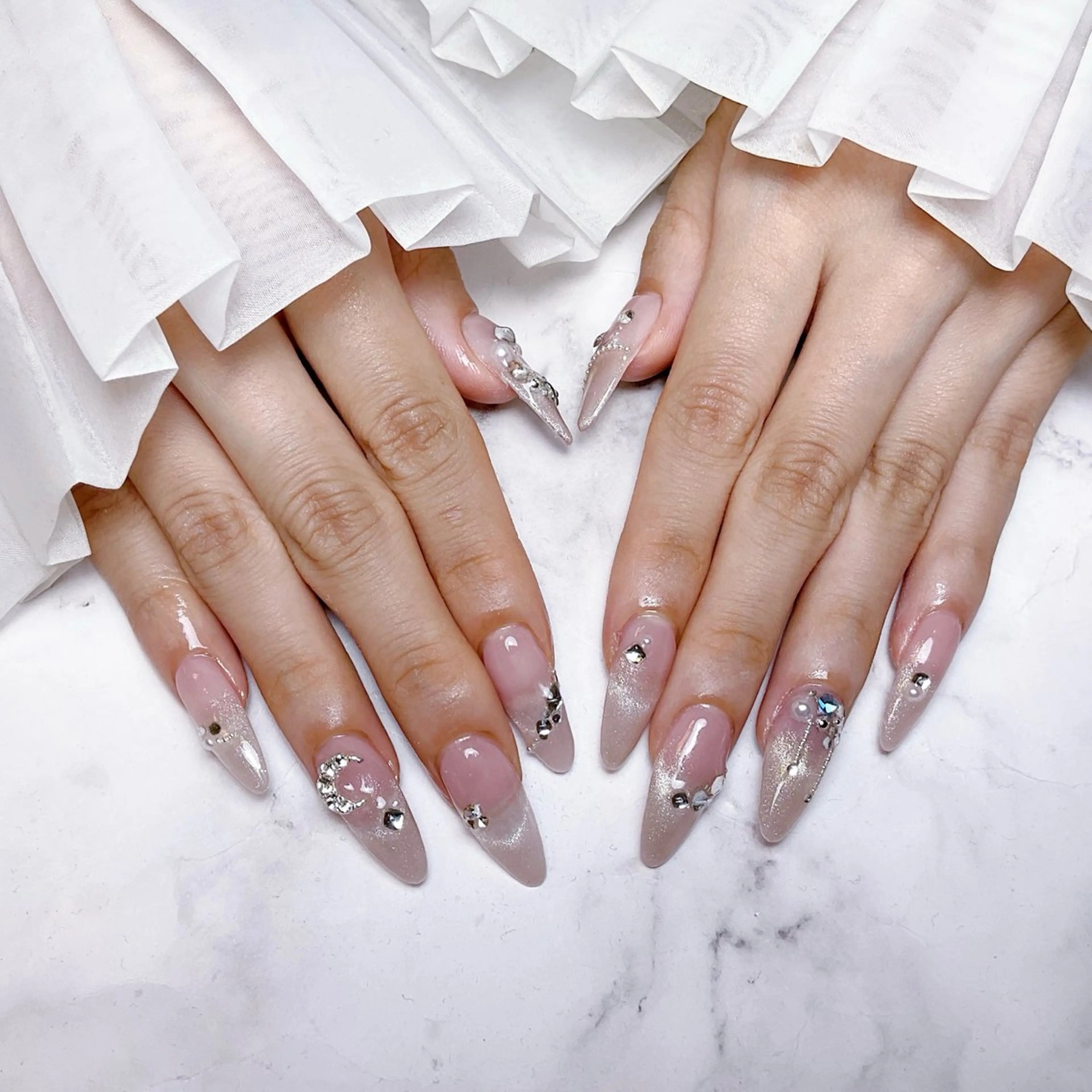 ネイル ハンドネイル 🌈Yun nail hyejin💋のネイルデザイン