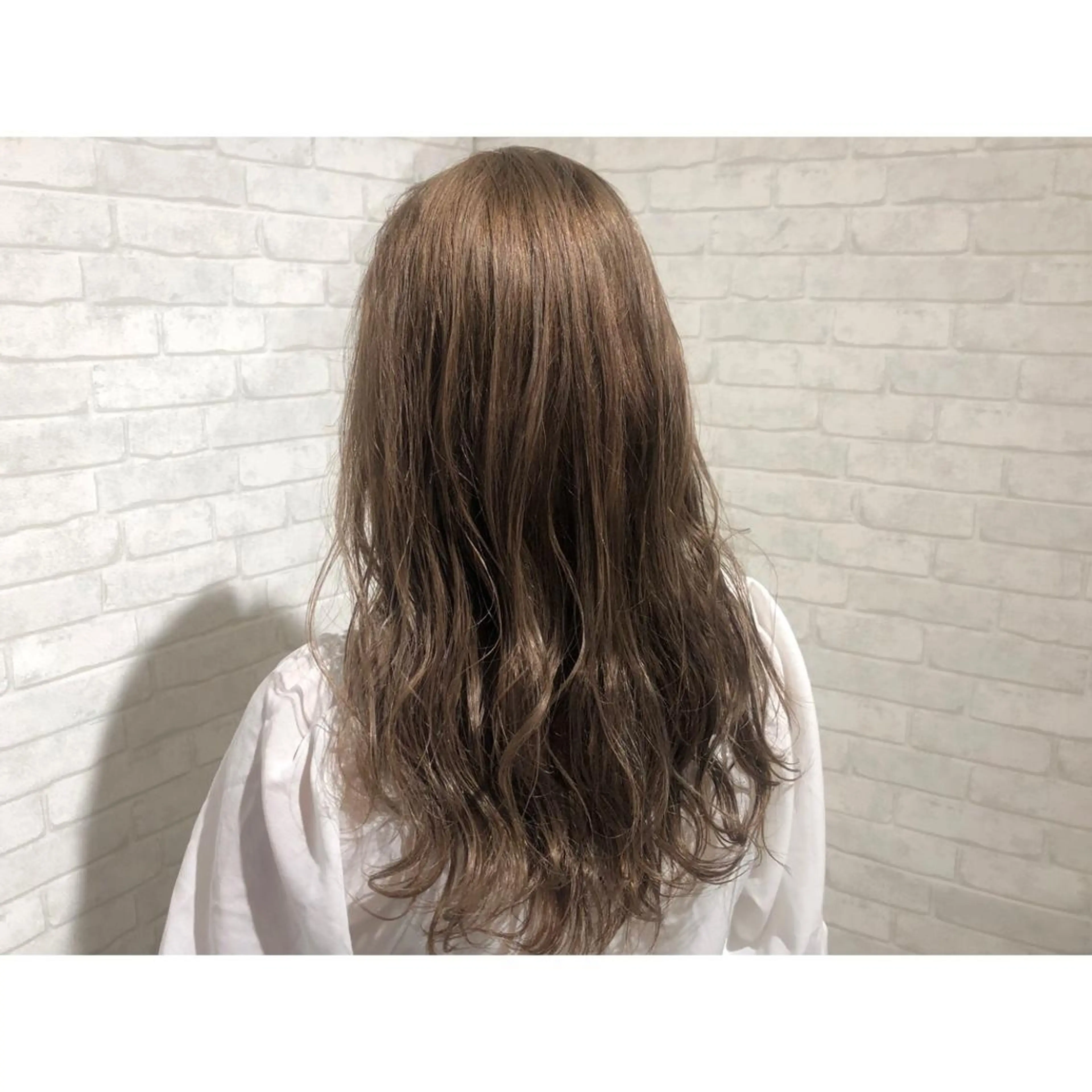 ロング カラー ヘアカラー トリートメント 渡邊 桃香のヘアスタイル