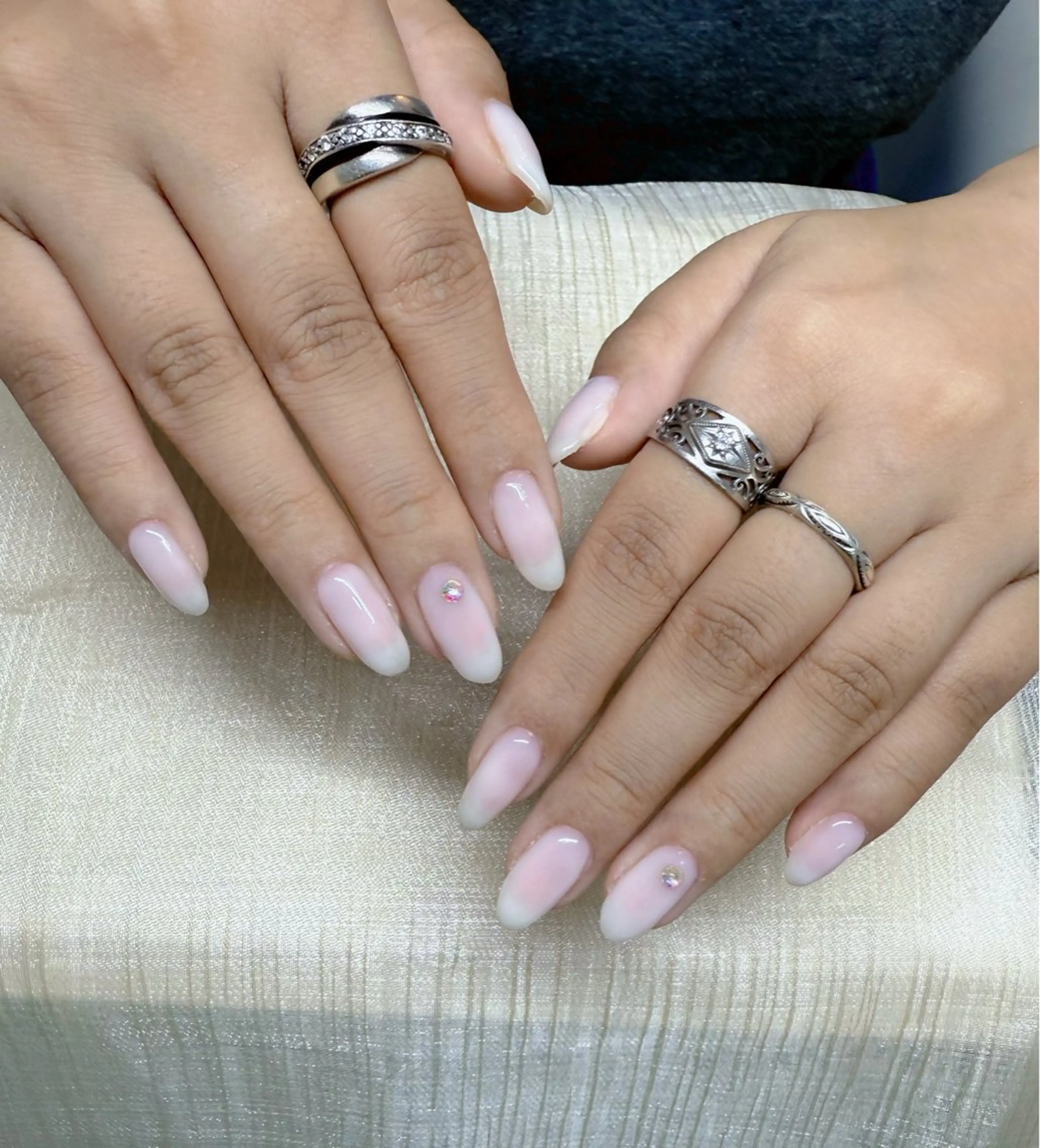 ネイル ハンドネイル R nailsalon所属・Rネルサイン よ よのネイルデザイン