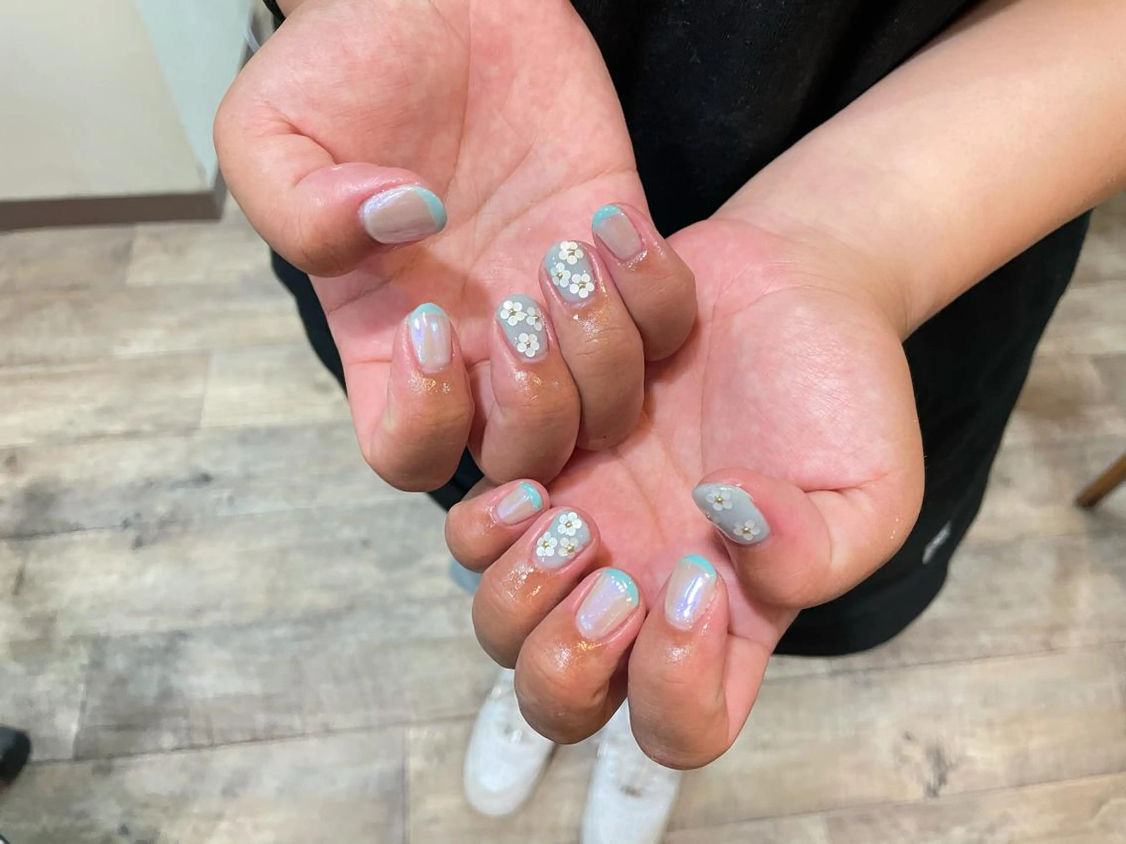 ネイル ハンドネイル ハンドケア R'well所属・はばすみれ🎀ﾈｲﾙ 光ﾌｪｲｼｬﾙ ﾍｱのネイルデザイン