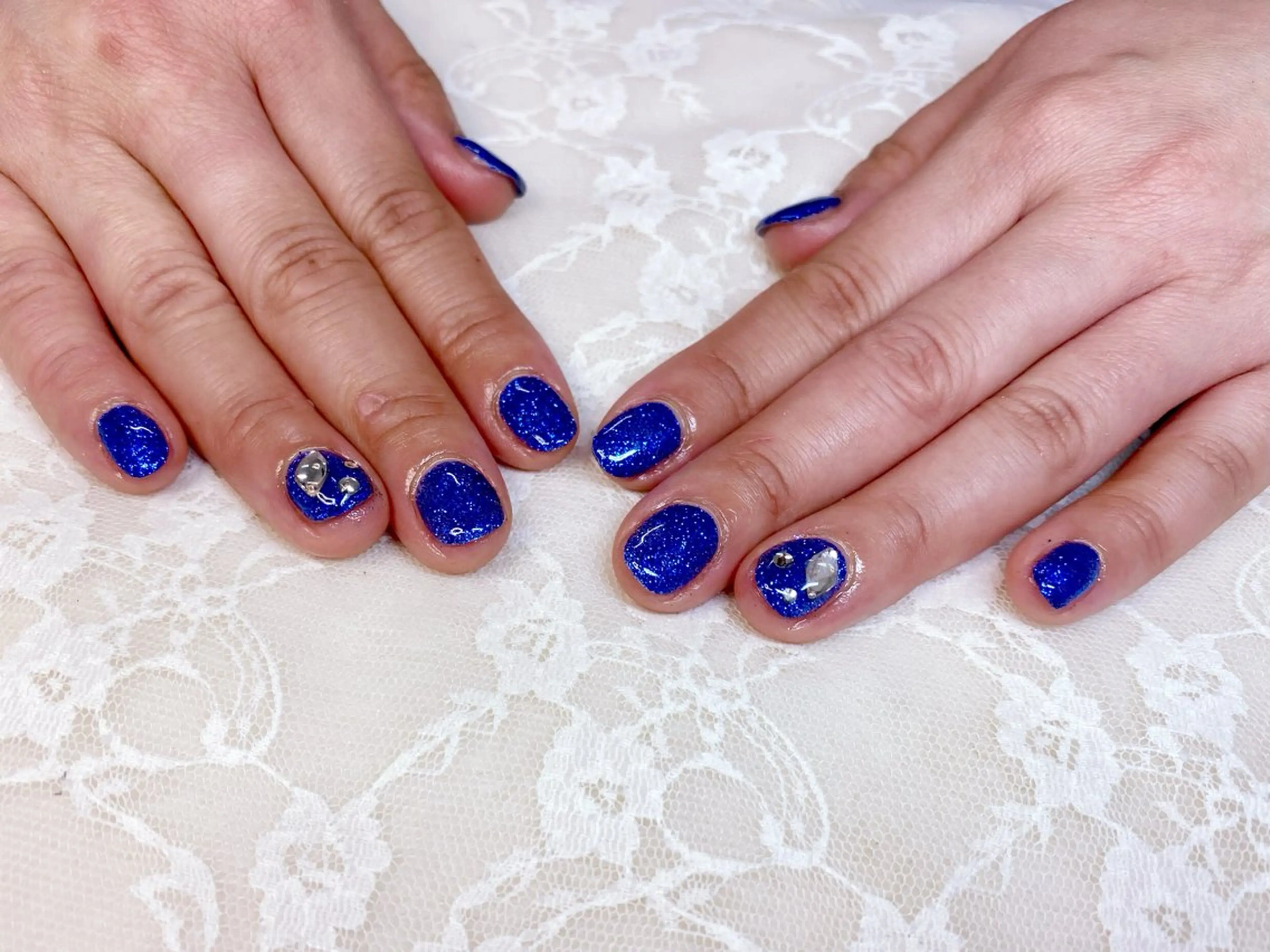 ネイル キラキラネイル ラメ(グリッター) ショートネイル ハンドネイル ハンドケア Epokku ネイルサロンのネイルデザイン