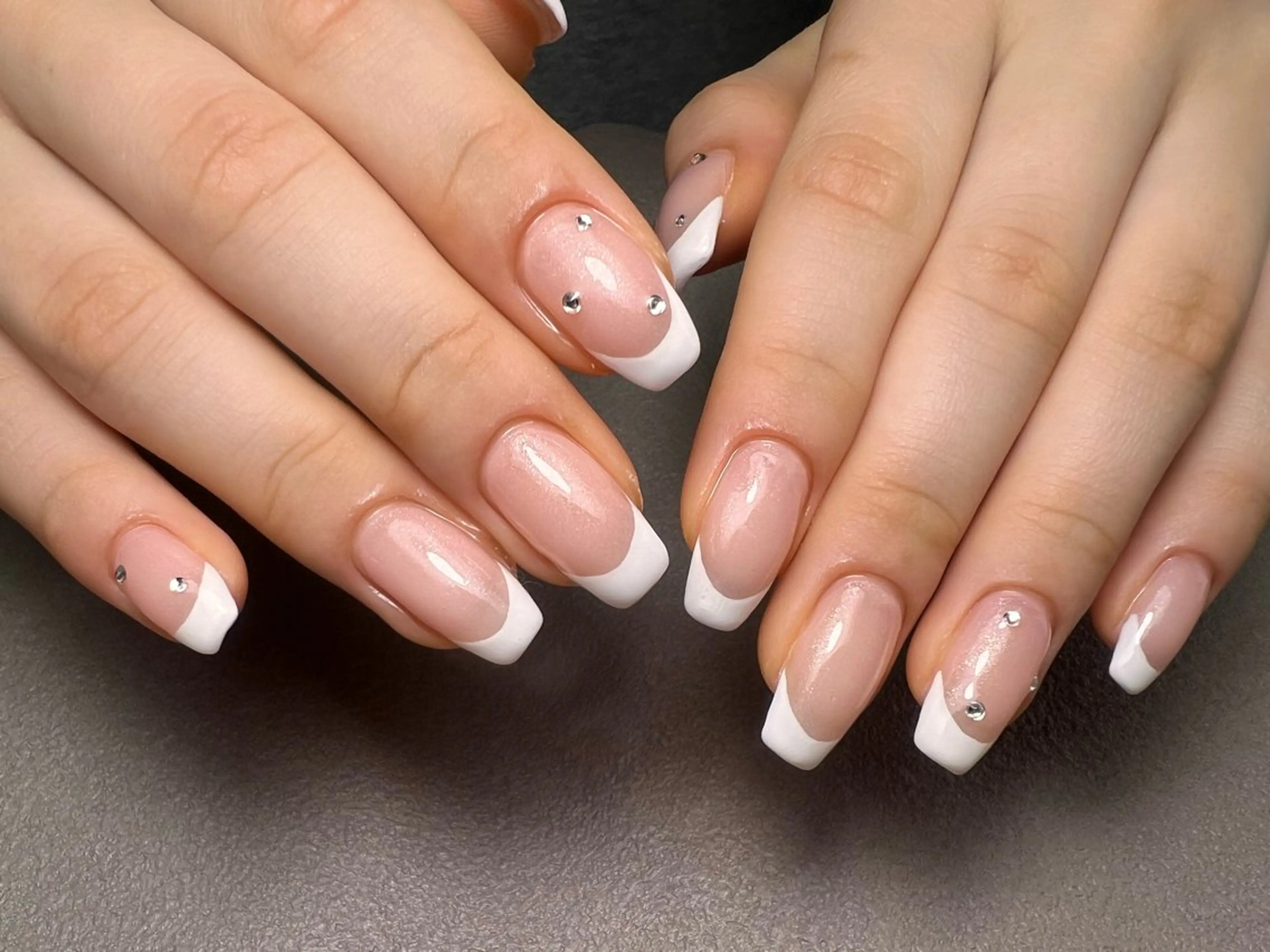 フレンチネイル【オフ込み】の写真