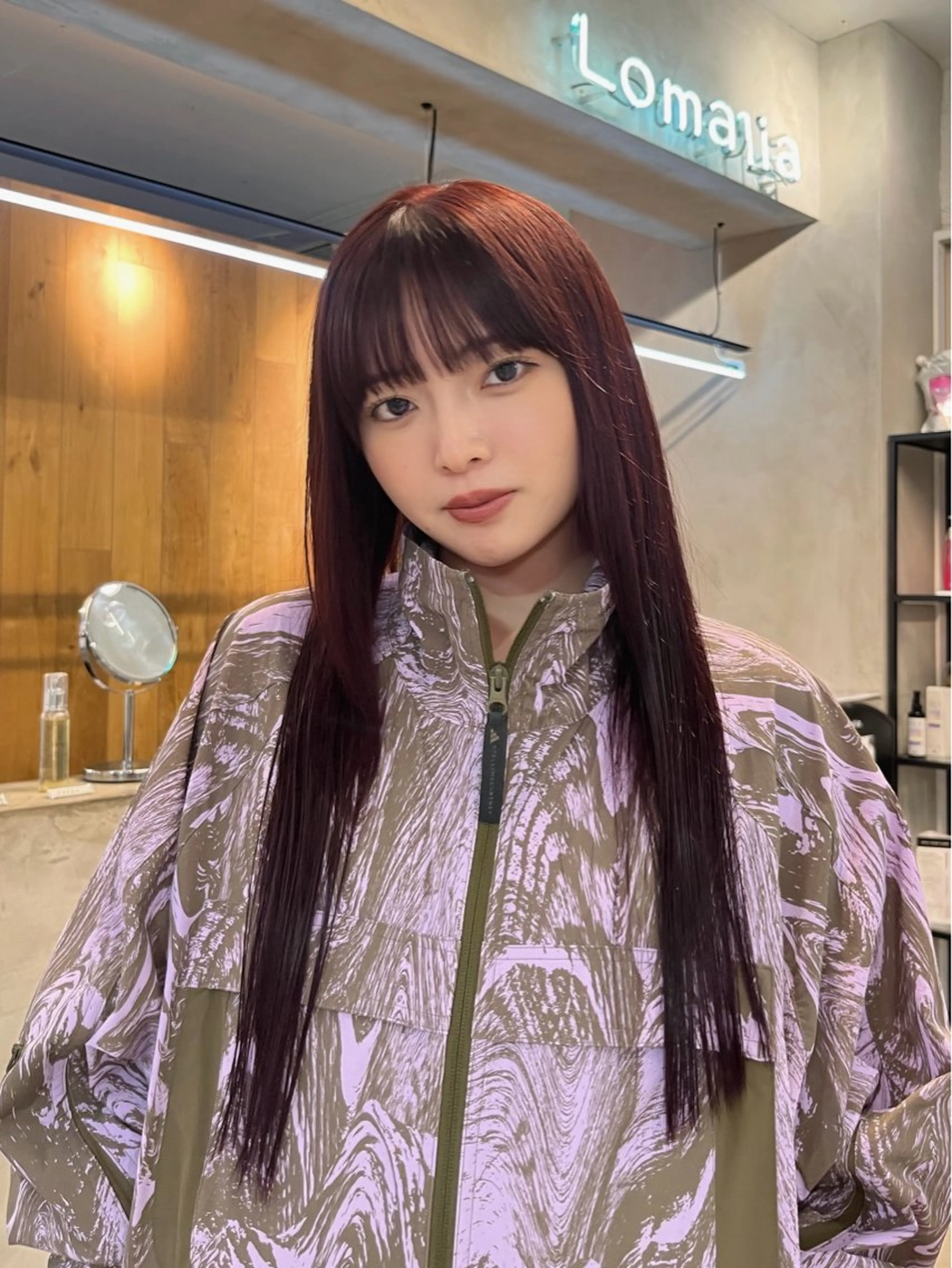 ロング カラー ヘアカラー トリートメント lomalia ayuのヘアスタイル