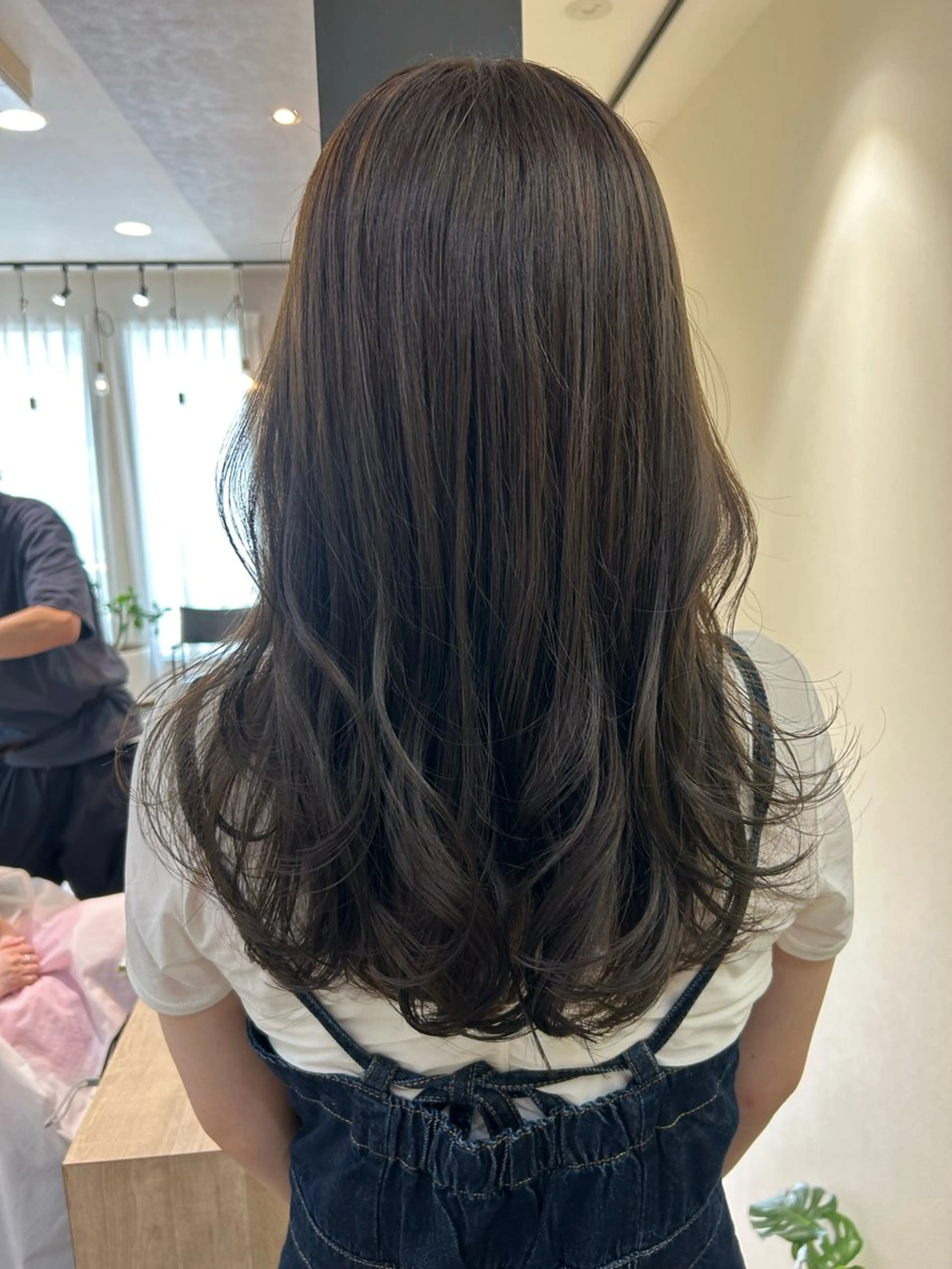 ロング カラー ブリーチ グレージュ ブリーチなしカラー オリーブグレージュ オリーブグレー カット ヘアカラー トリートメント hub hair レイヤー/透明感のヘアスタイル