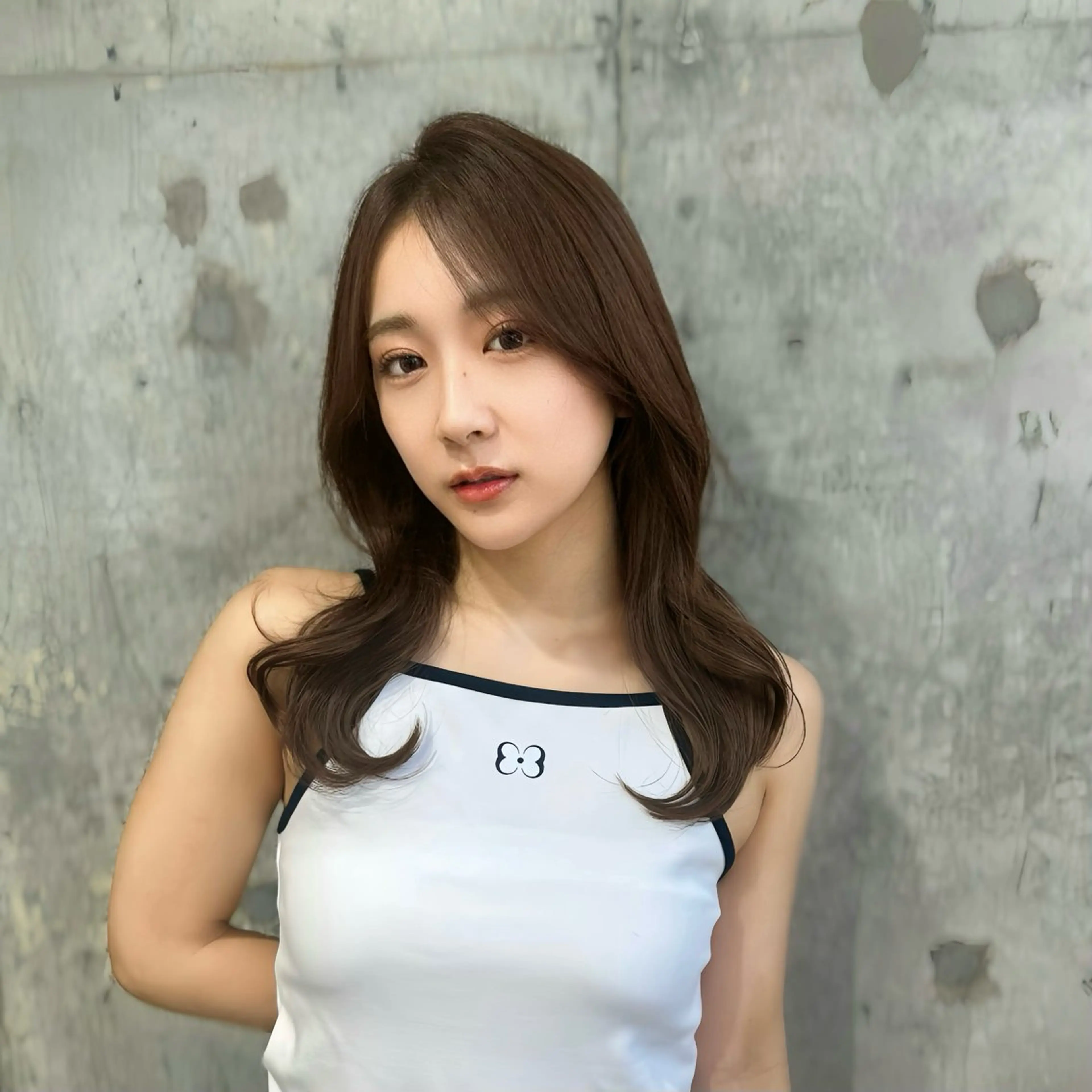 ミディアム カラー ベージュカラー 髪質改善 韓国風ヘア シースルーバング カット ヘアカラー トリートメント ヘッドスパ 髪質改善/韓国ヘア レイヤー/新宿/ロミのヘアスタイル