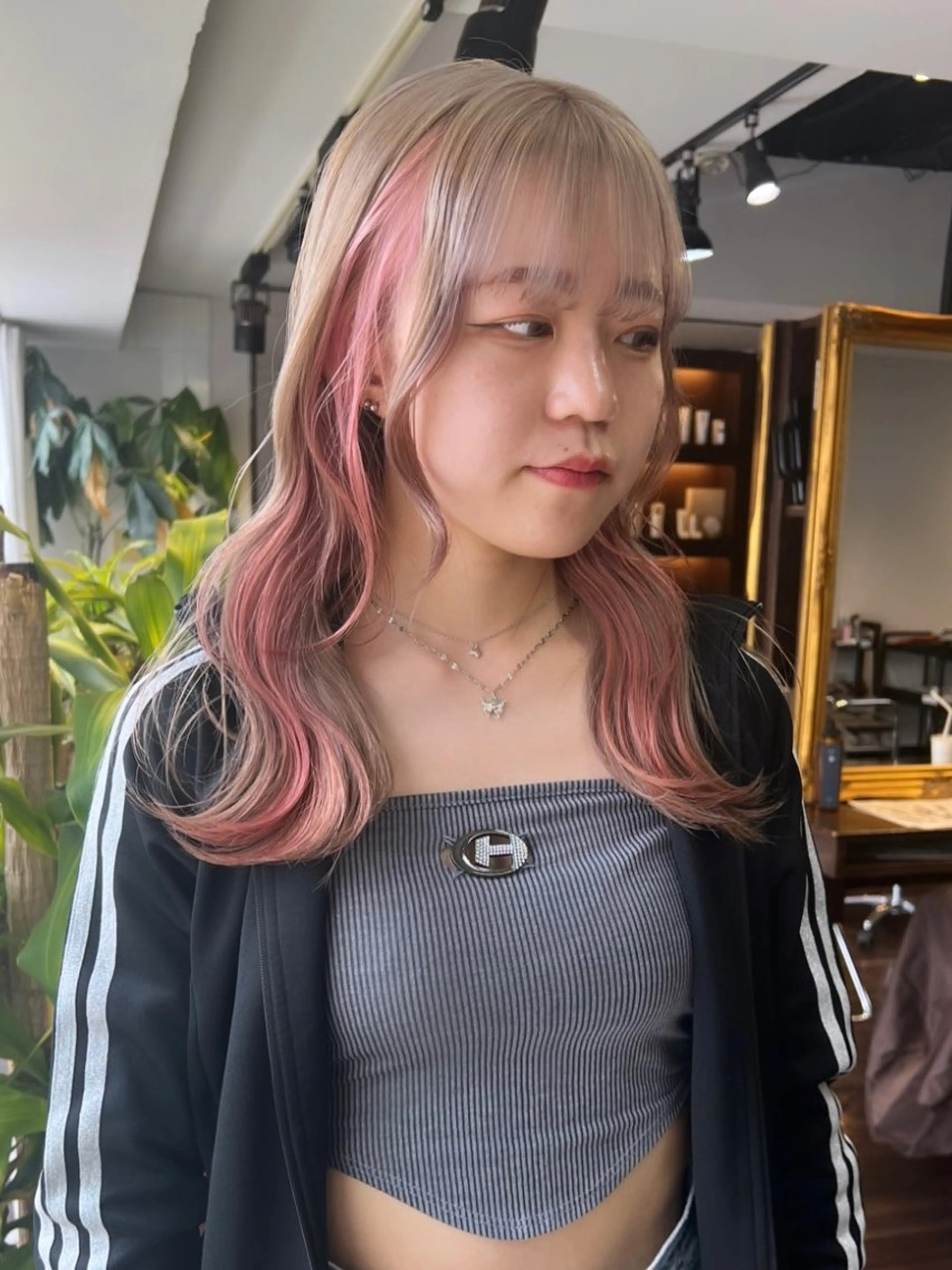 セミロング カラー ブリーチ ケアブリーチ 透明感カラー デザインカラー ダブルカラー nendo_hair所属・ハイトーン/ボブ 🎀sonokaのヘアスタイル