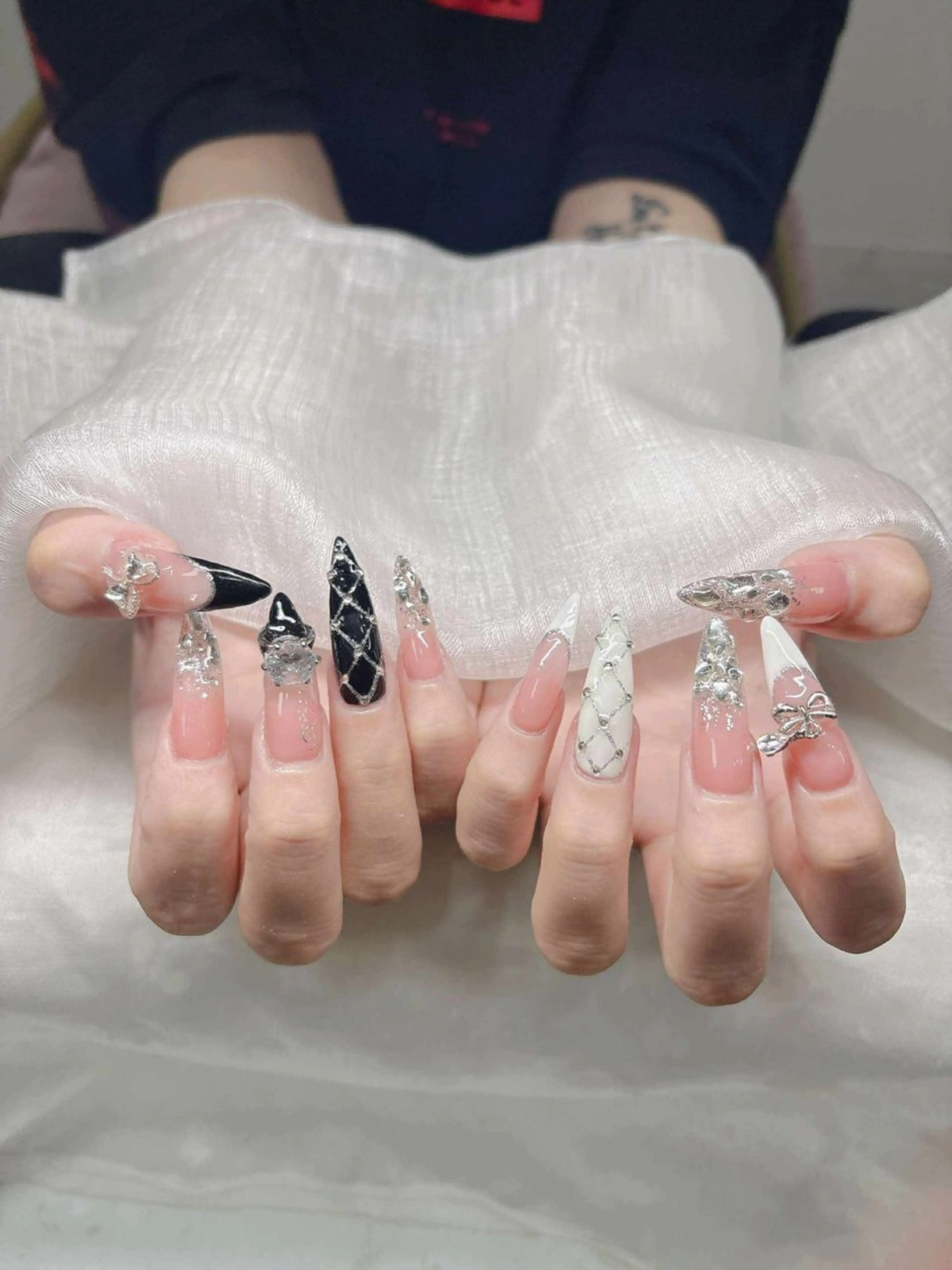 ネイル ハンドネイル Lee Nailsのネイルデザイン