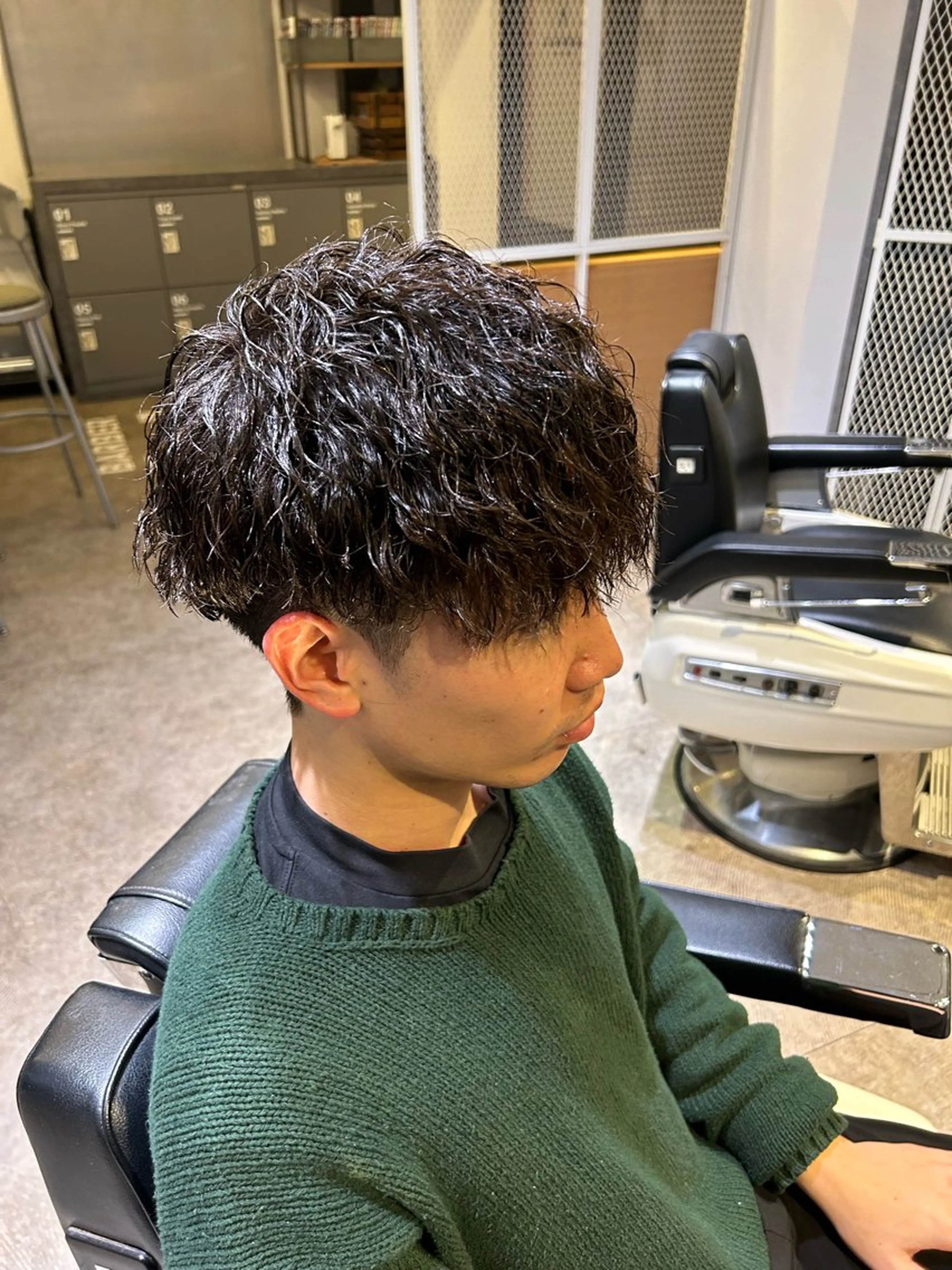 パーマ メンズ マッシュ メンズパーマ ツイストスパイラルパーマ スパイラルパーマ QUONHEAL谷町店所属・スガワラ レオのヘアスタイル