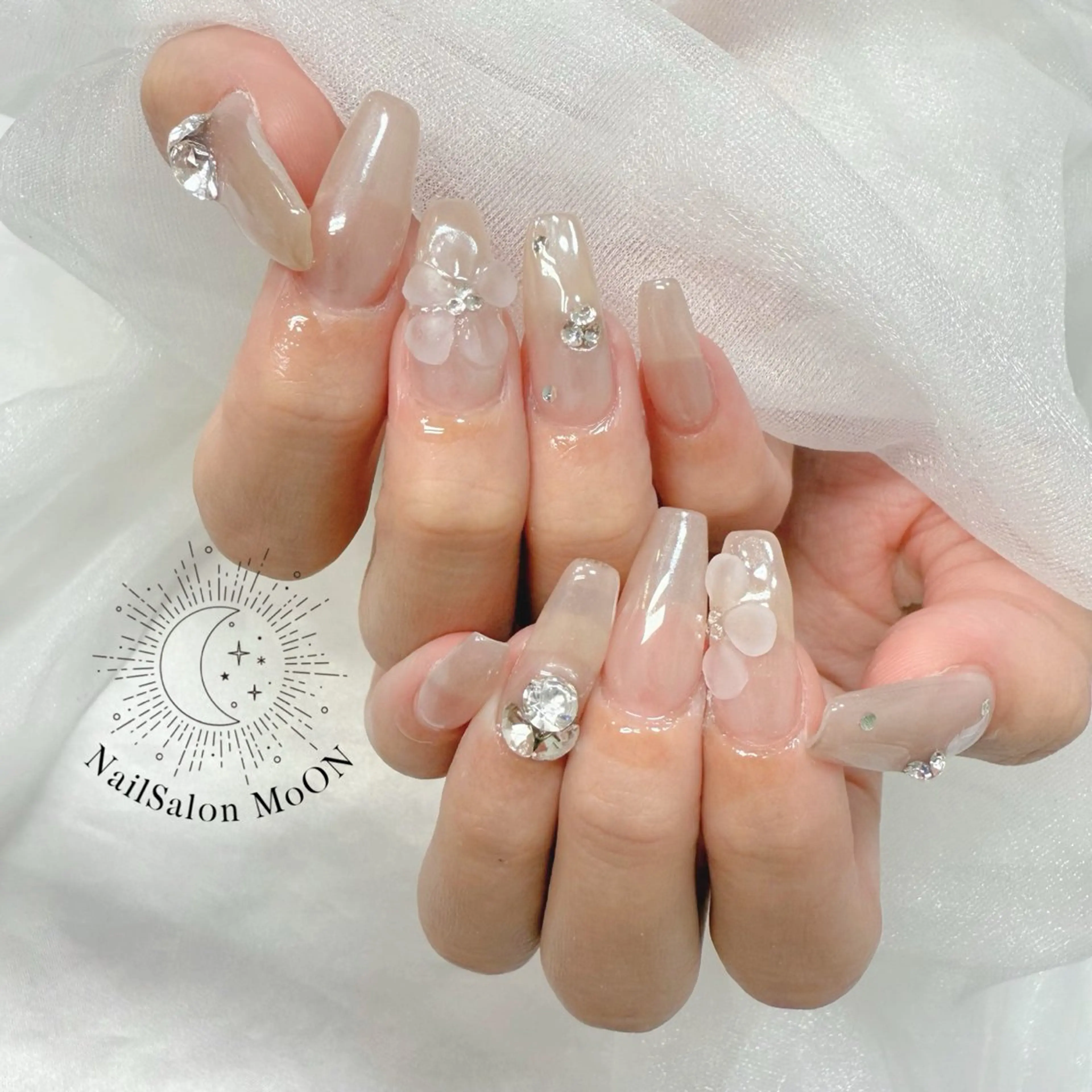 ネイル アートネイル ミラーネイル ホワイト MoON...❤︎ MeGuのネイルデザイン