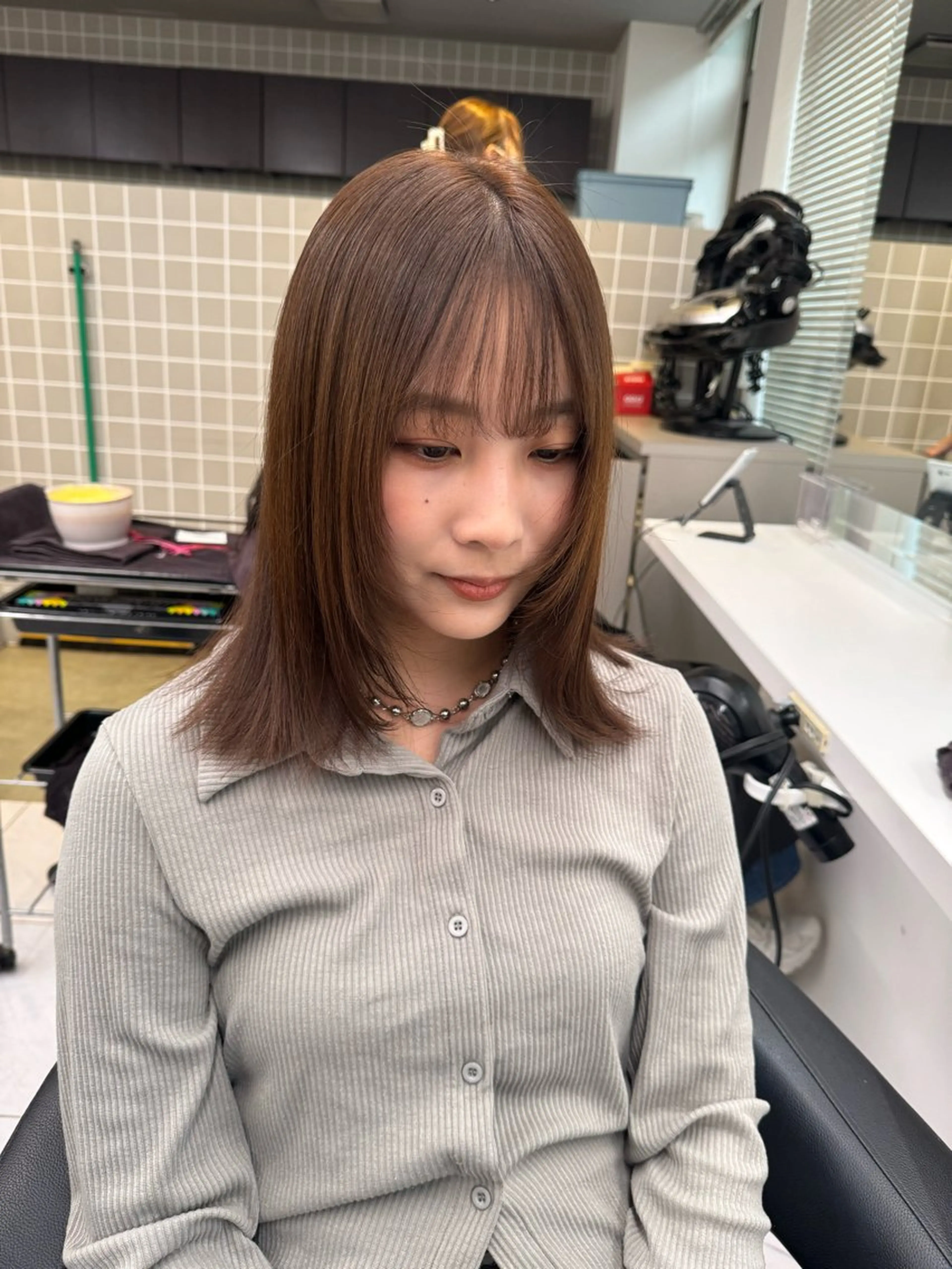 ミディアム カラー ヘアアレンジ ベージュカラー オリーブベージュ レイヤーカット カット ヘアカラー トリートメント ヘッドスパ ヘアセット 顔まわりカット の達人のヘアスタイル