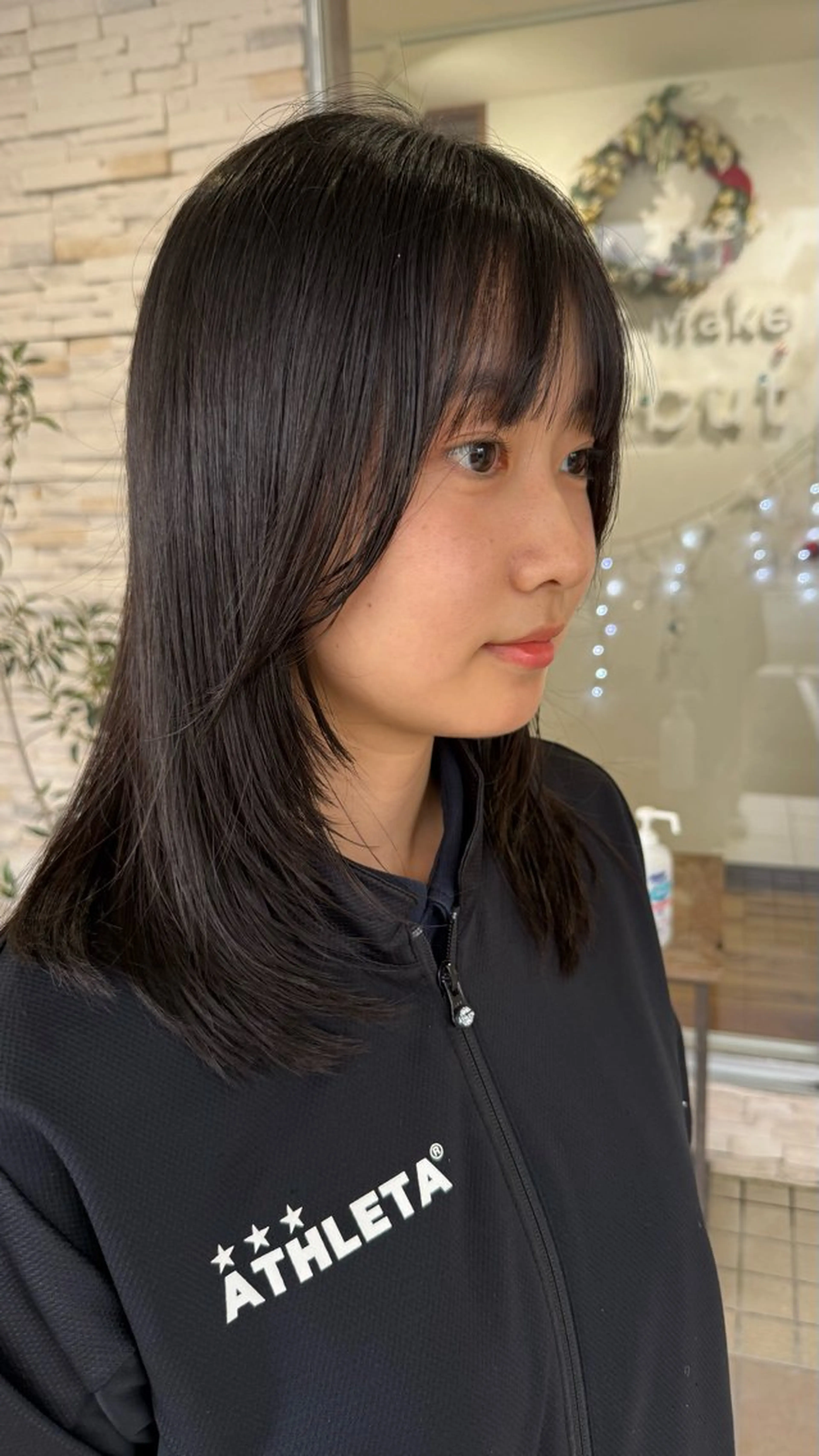 ミディアム カット セナ 抜け感レイヤー職人のヘアスタイル