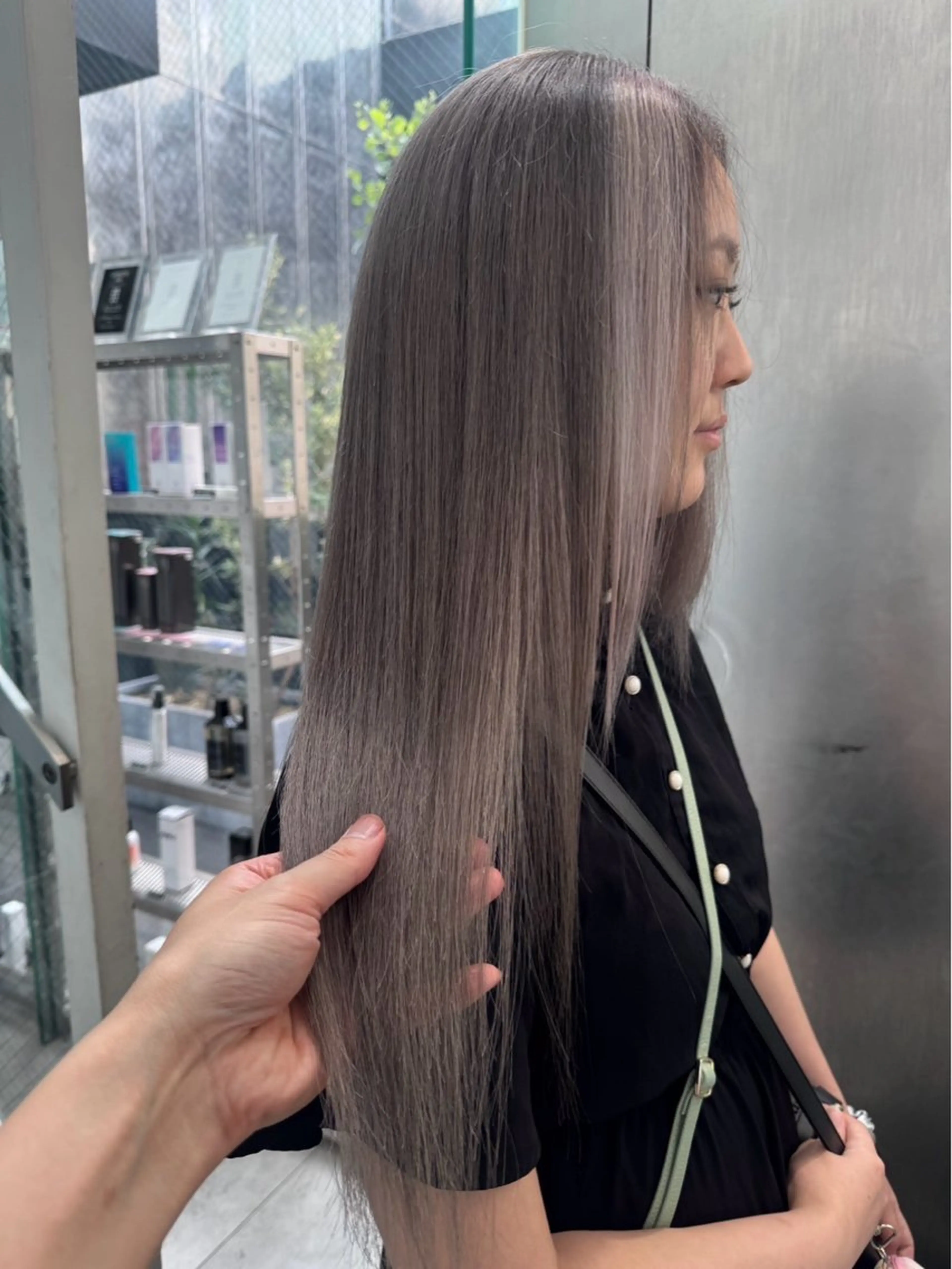 ロング カラー ミストバング  フェイスフレーミング グレージュ ヘアカラー CHERIEブリーチ ダブルカラー　天神のヘアスタイル