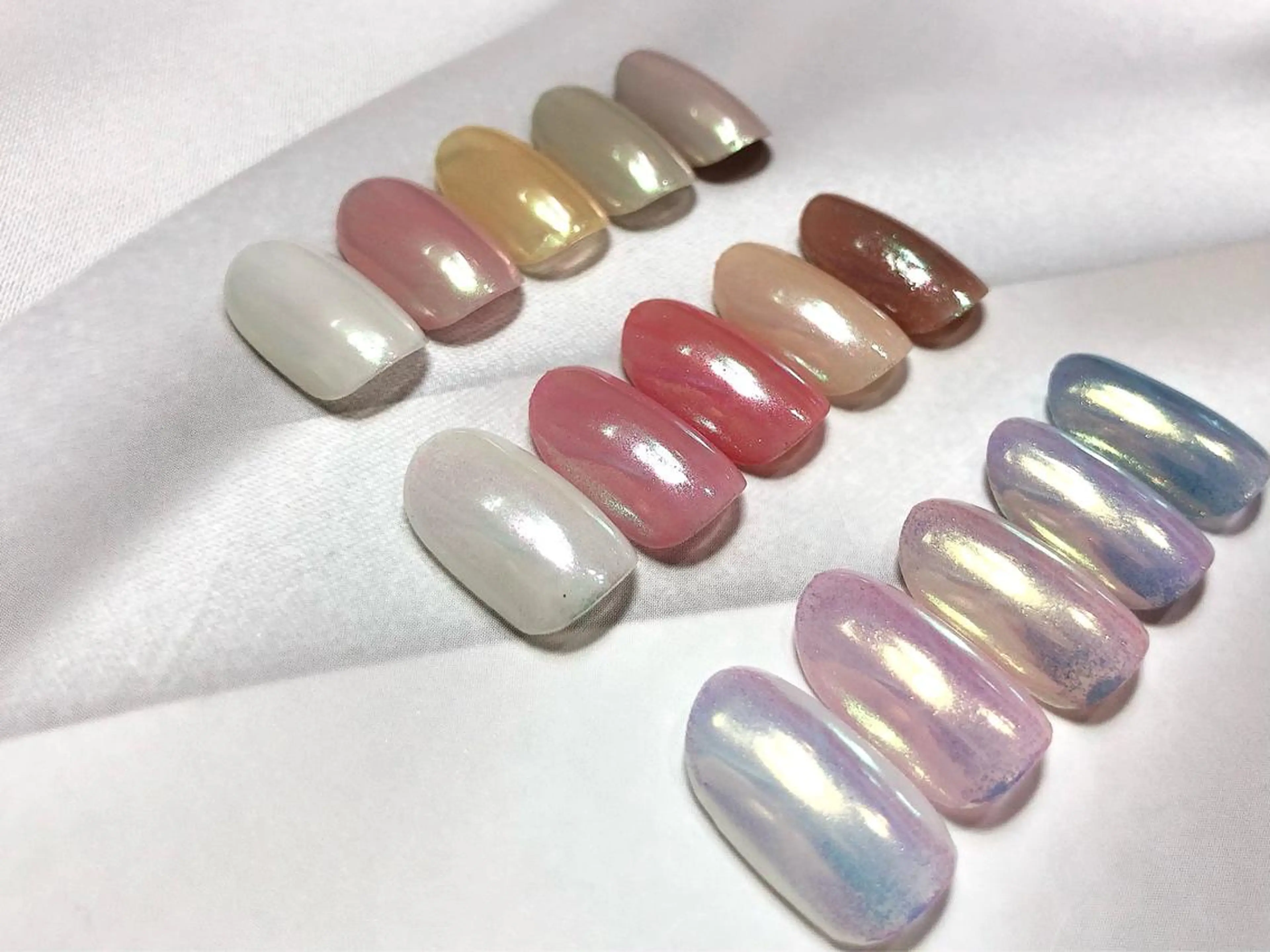 ネイル オーロラネイル 梅津 郁美のネイルデザイン