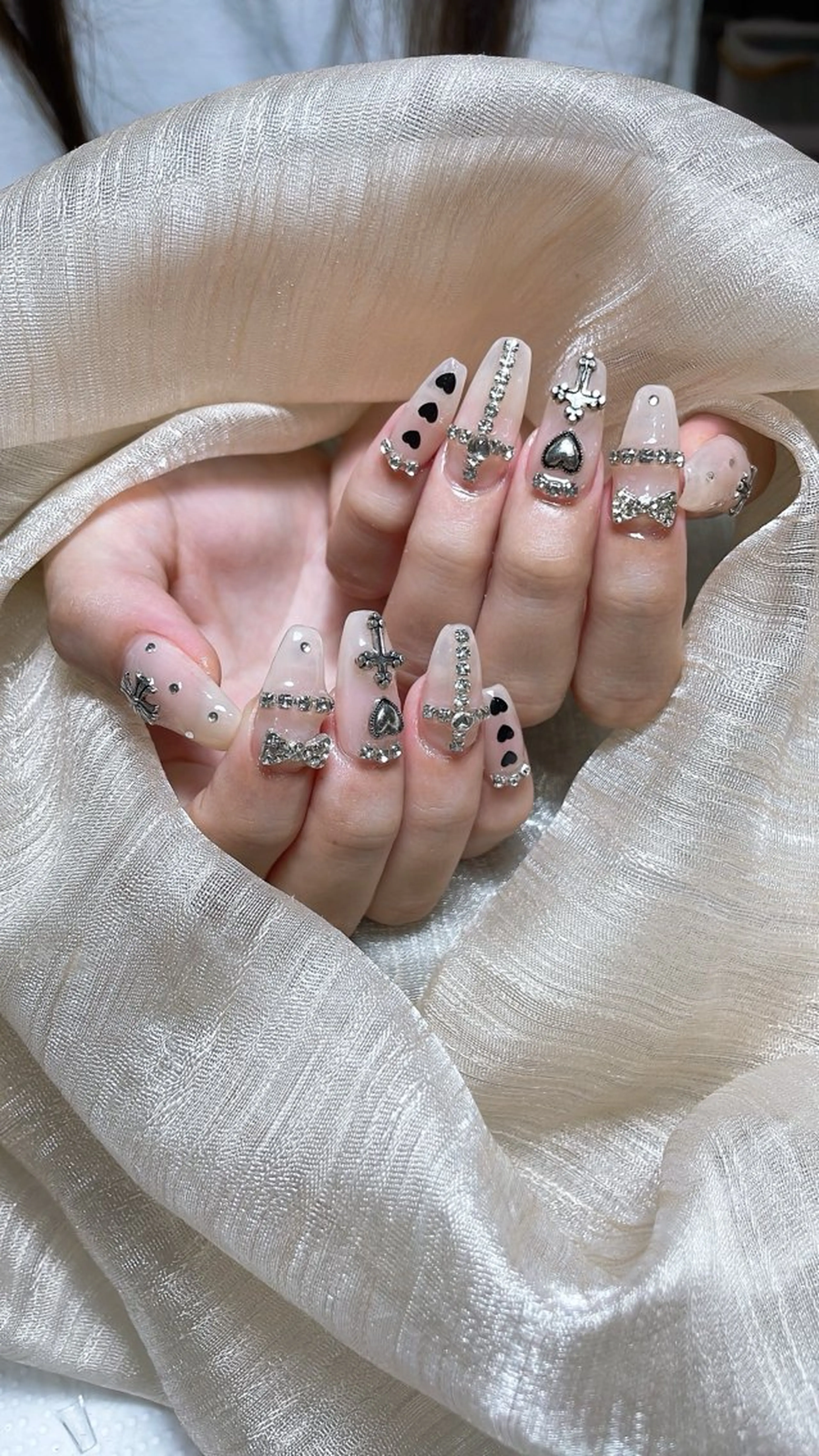 ネイル ハンドネイル ハンドケア モナ& あきのネイルデザイン