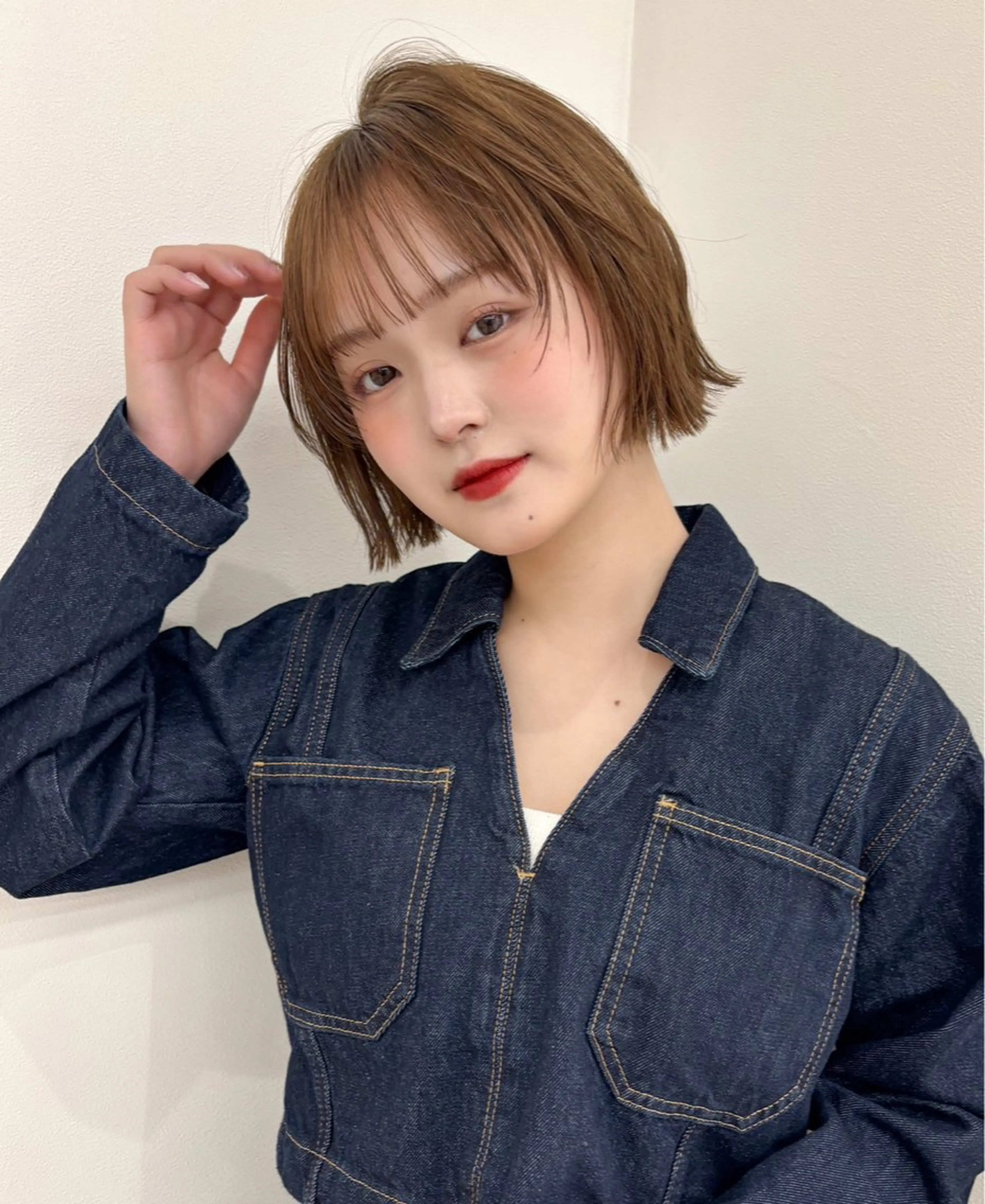 ショート カラー 脇野 茉優のヘアスタイル