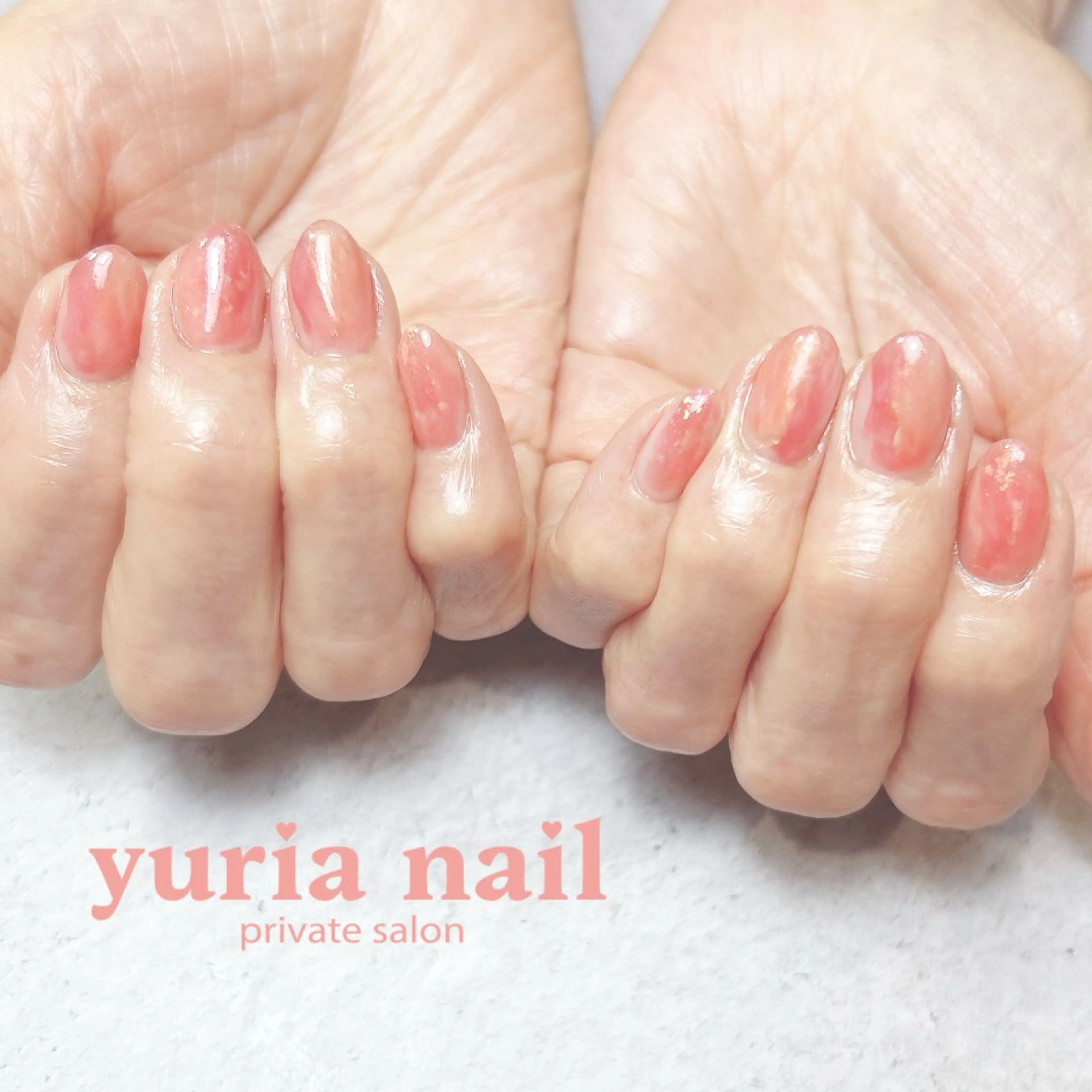 ネイル アートネイル ジェルネイル ニュアンスネイル 赤色 シンプルネイル ハンドネイル 小林 ゆりあのネイルデザイン