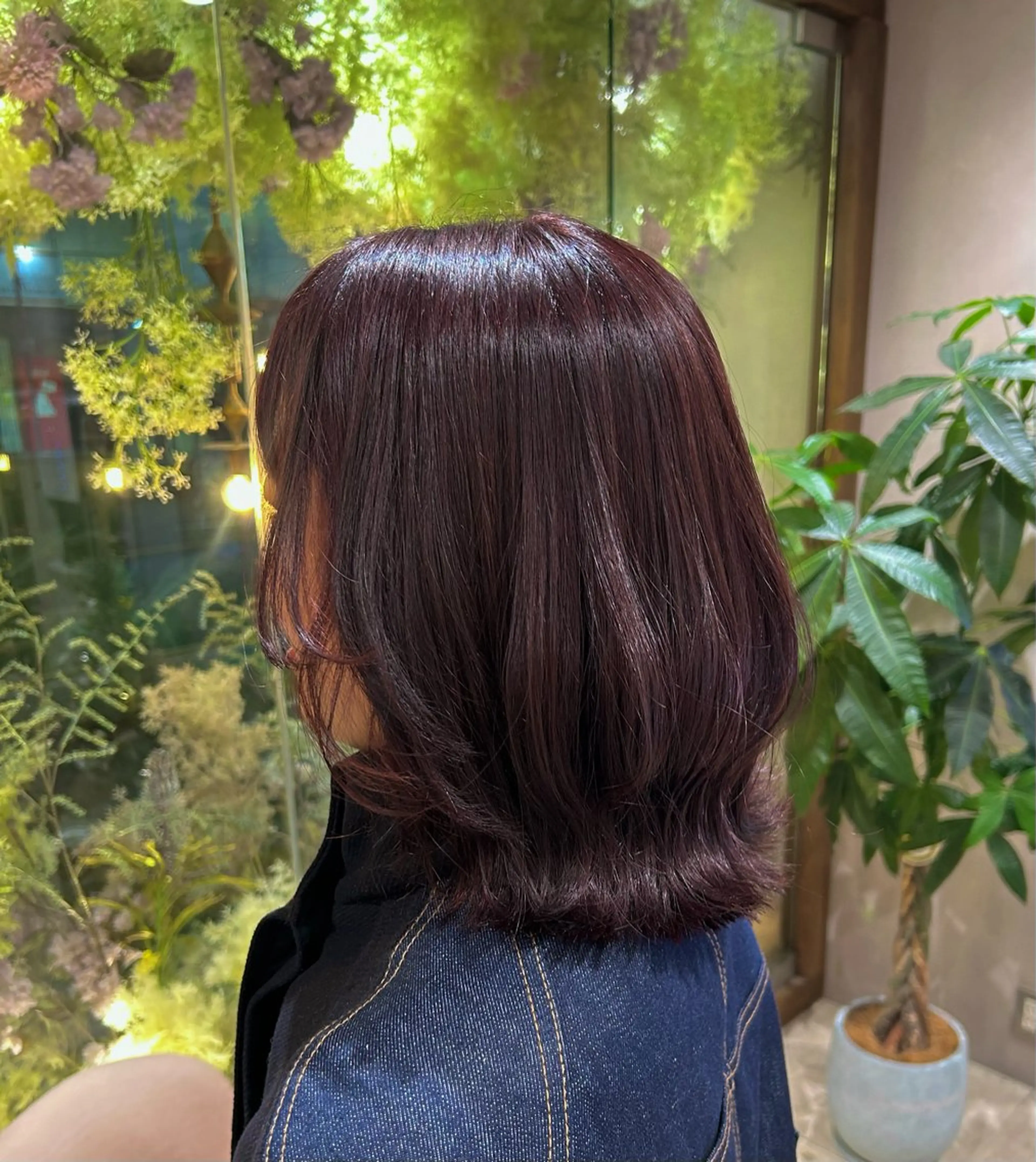 カラー レッドカラー 松尾海奈 /ショートカットのヘアスタイル