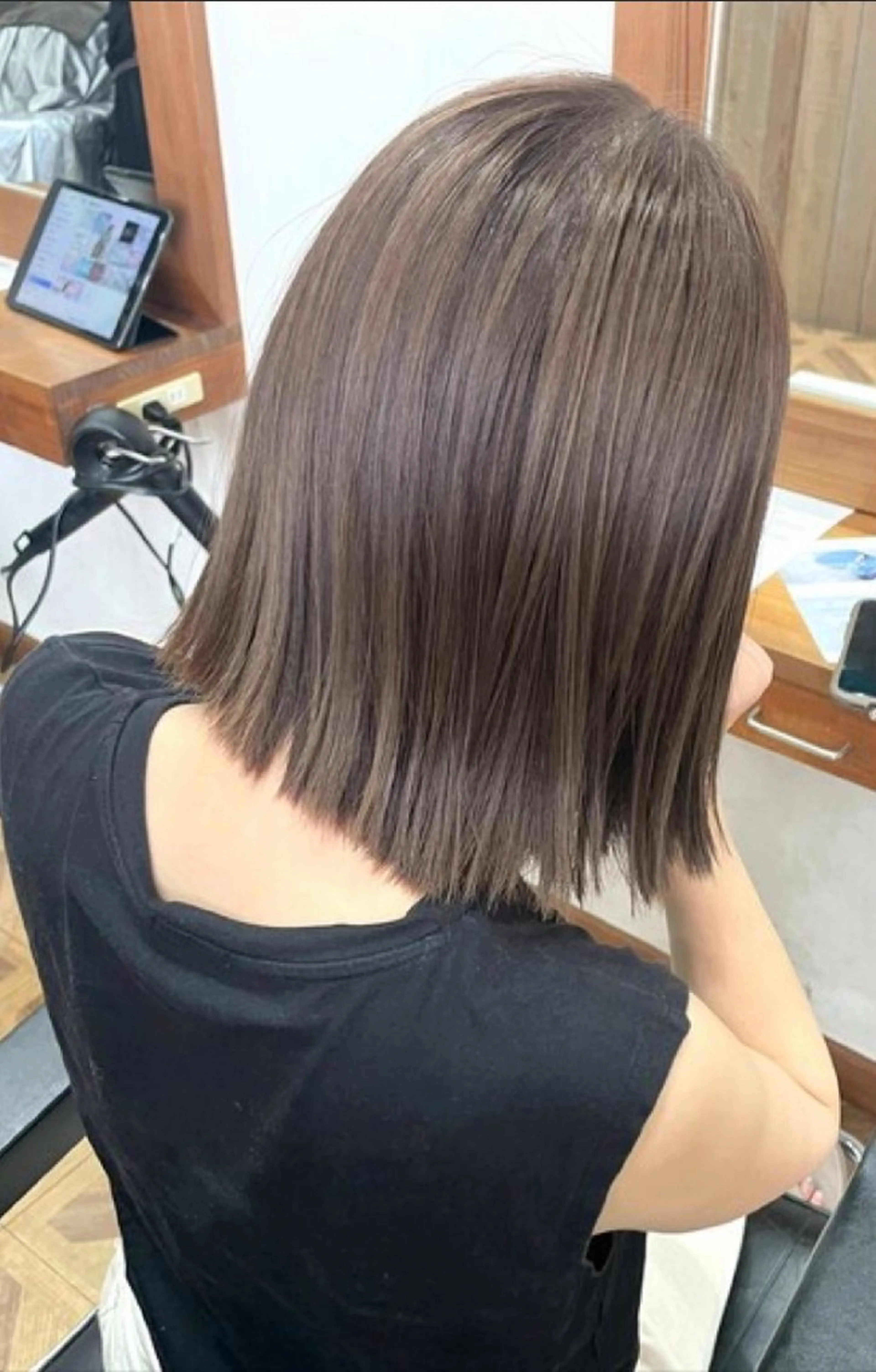 ミディアム カラー cocoIohair MADO所属・池ヶ谷 多恵のヘアスタイル