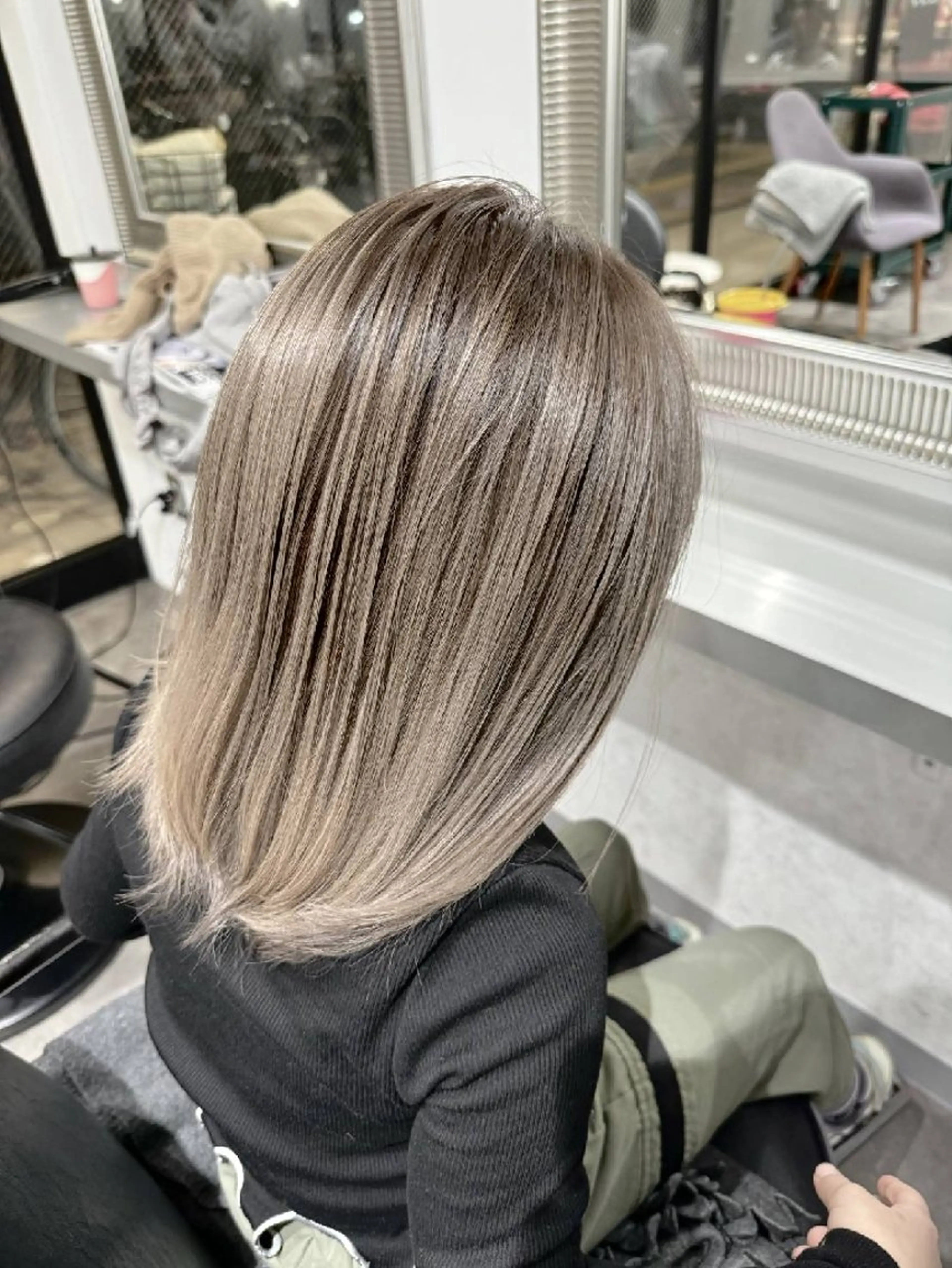 セミロング HOLLY Tsutomu🌴のヘアスタイル