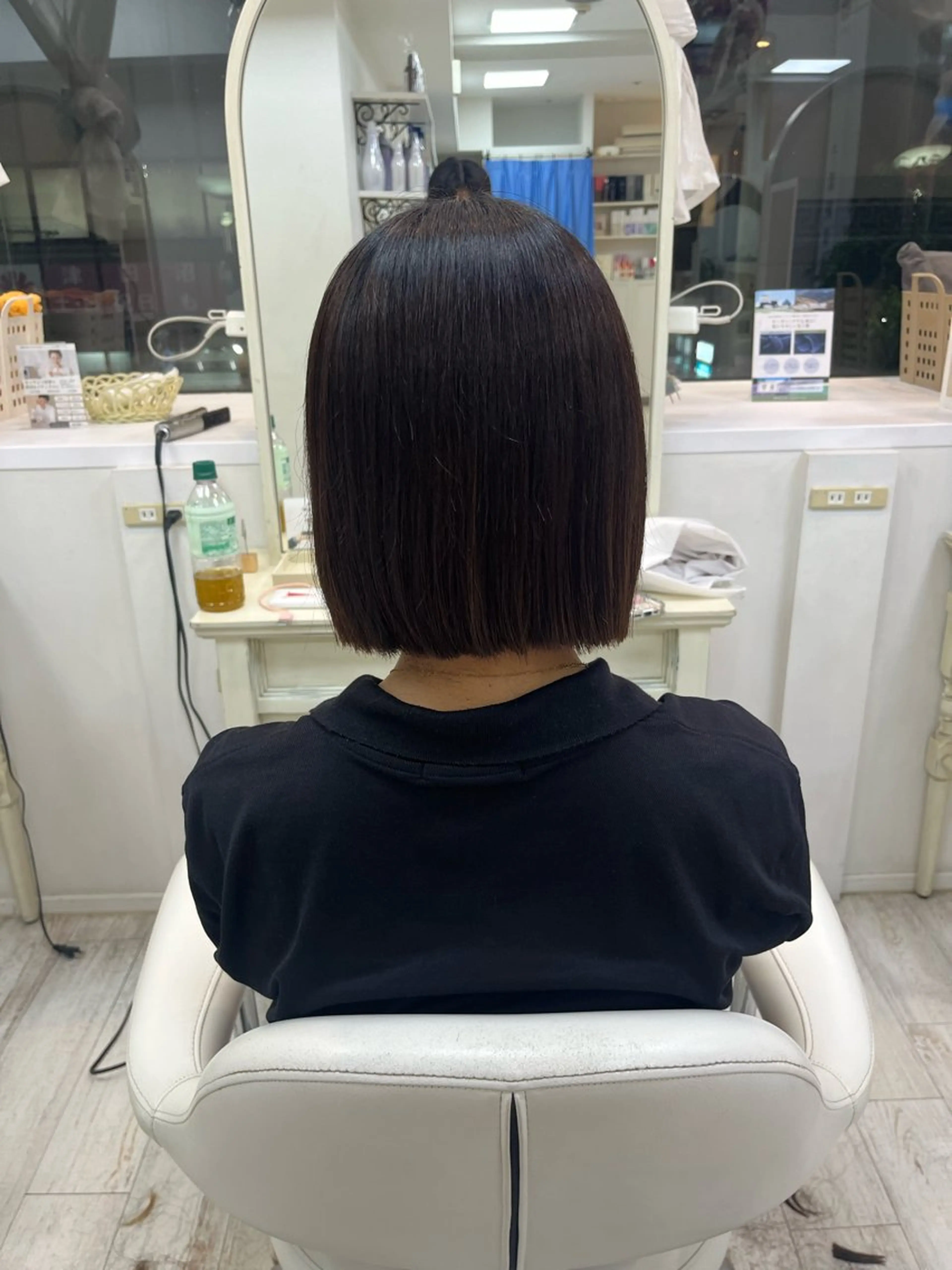 ミディアム 岡崎 嶺のヘアスタイル