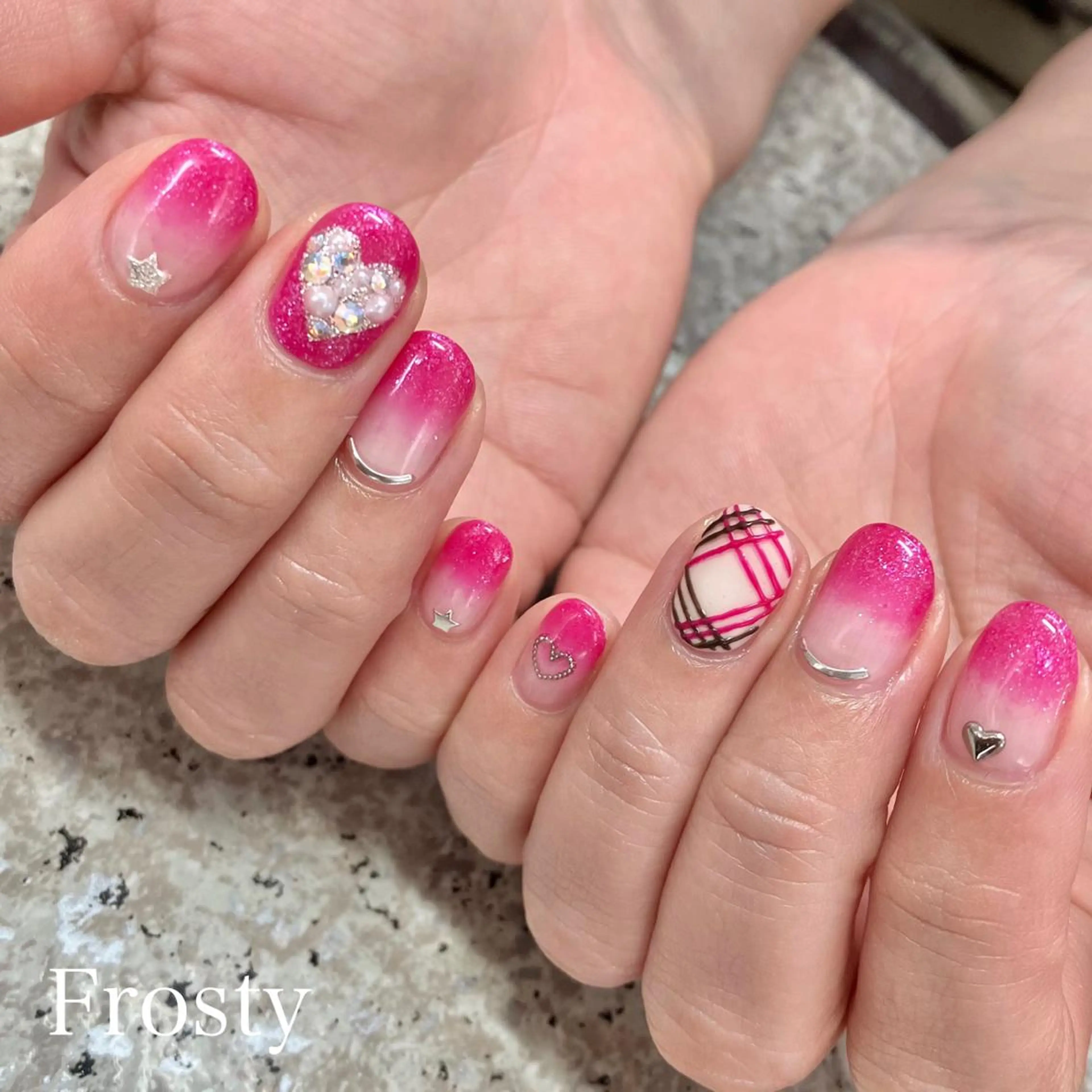 ネイル アートネイル バレンタイン ハンドネイル Mys. 三上紗紀のネイルデザイン